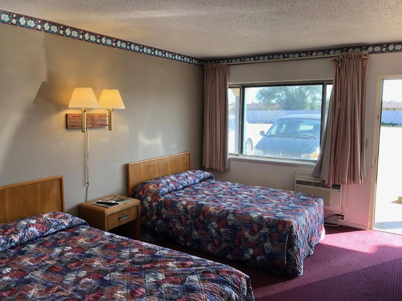 Bed in Ambassy Motel