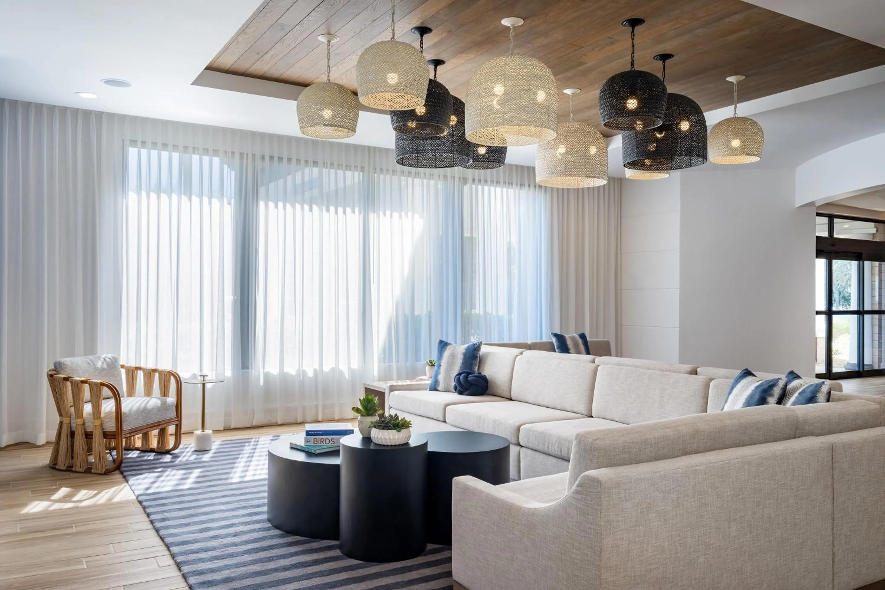 Lobby or reception in Delta Hotels by Marriott Jacksonville Deerwood