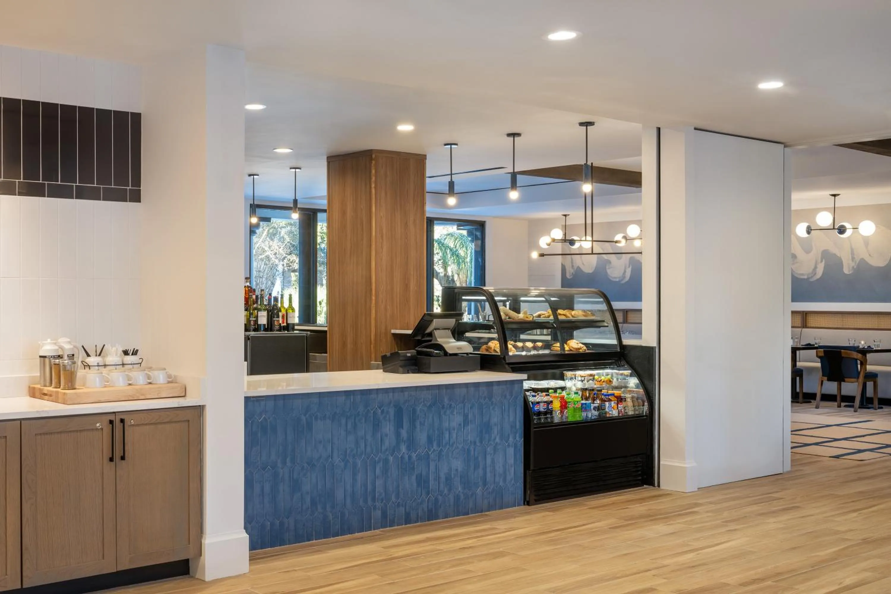 Coffee/tea facilities in Delta Hotels by Marriott Jacksonville Deerwood