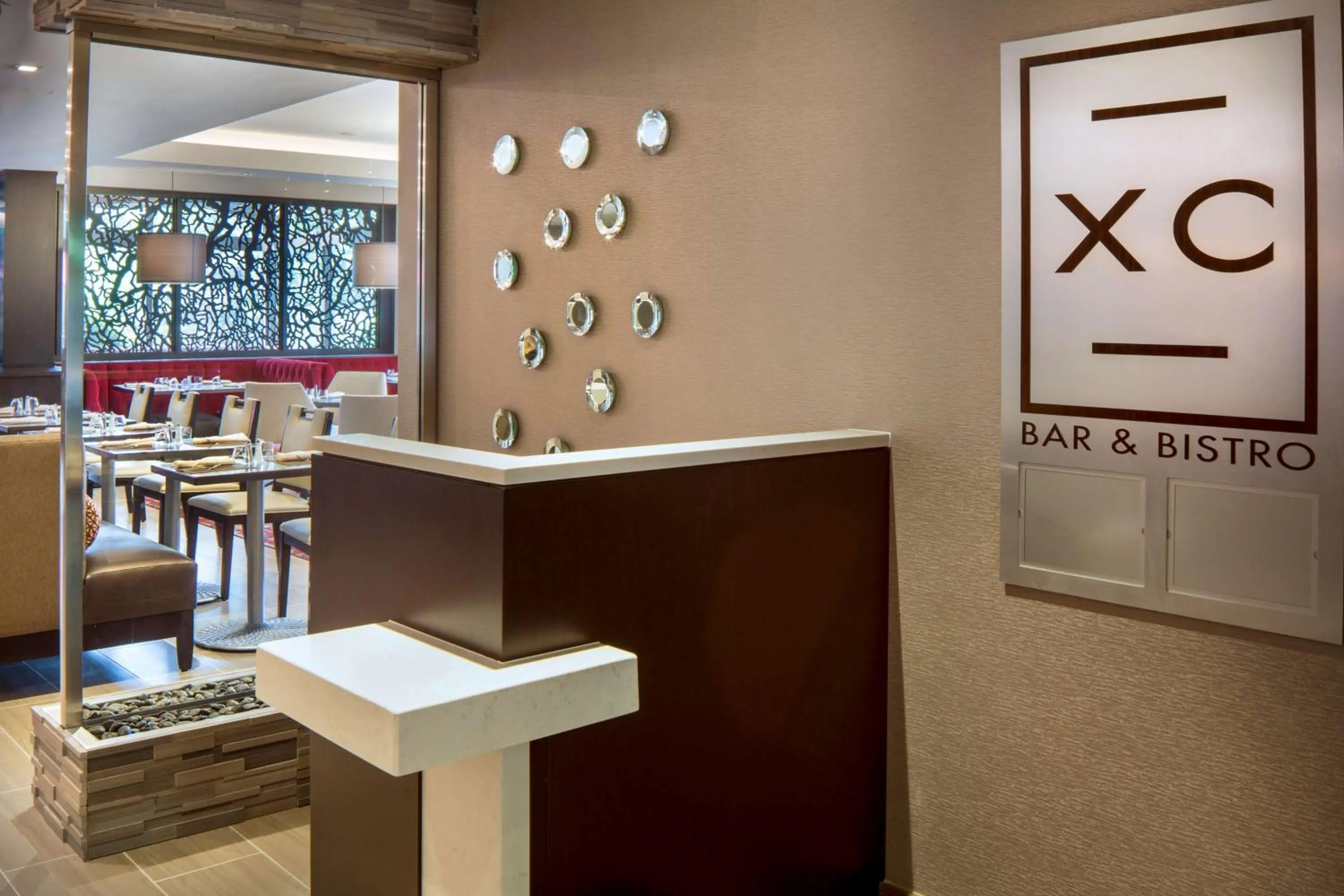 Restaurant/places to eat in DoubleTree by Hilton Hotel Largo Washington DC