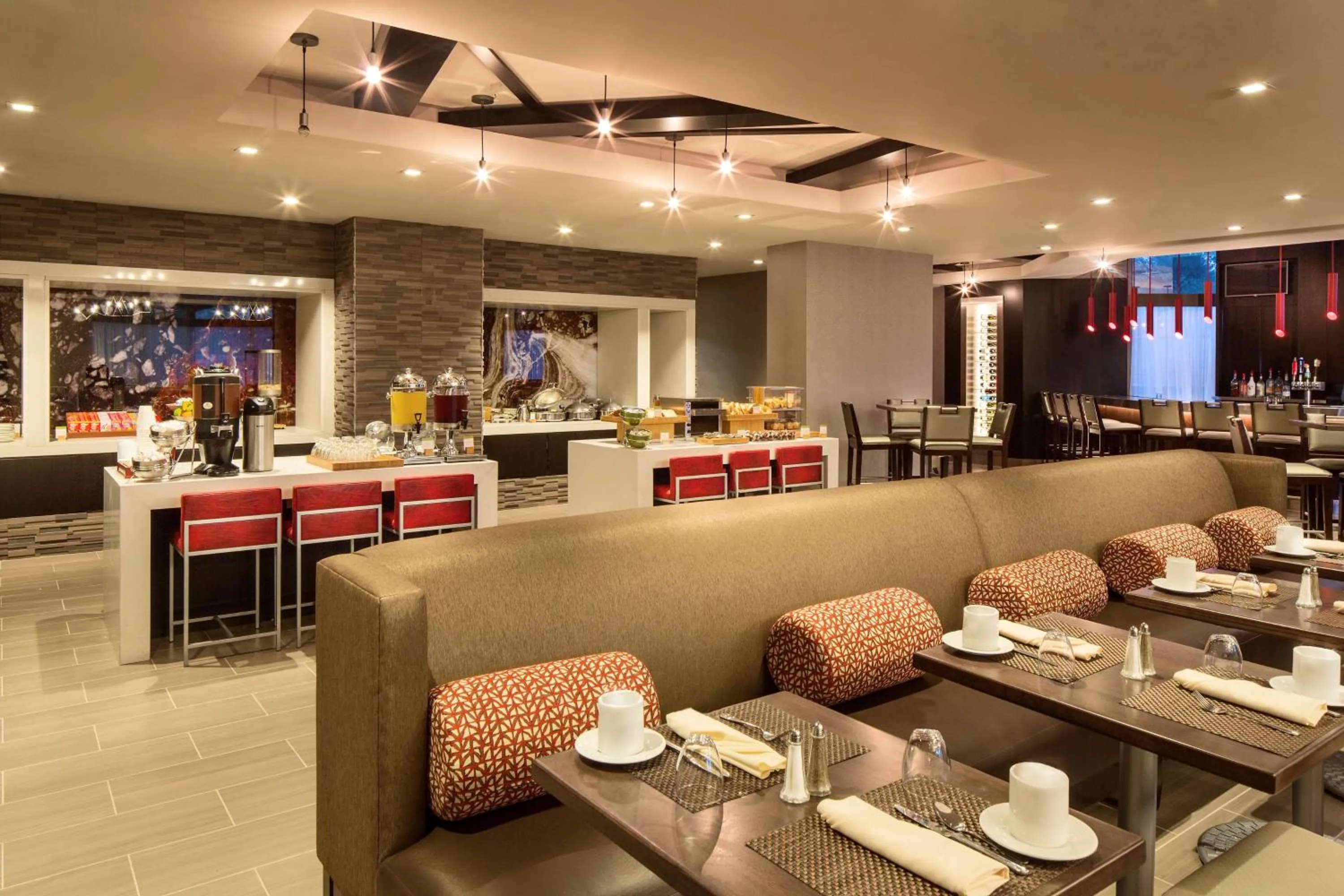 Lounge or bar in DoubleTree by Hilton Hotel Largo Washington DC