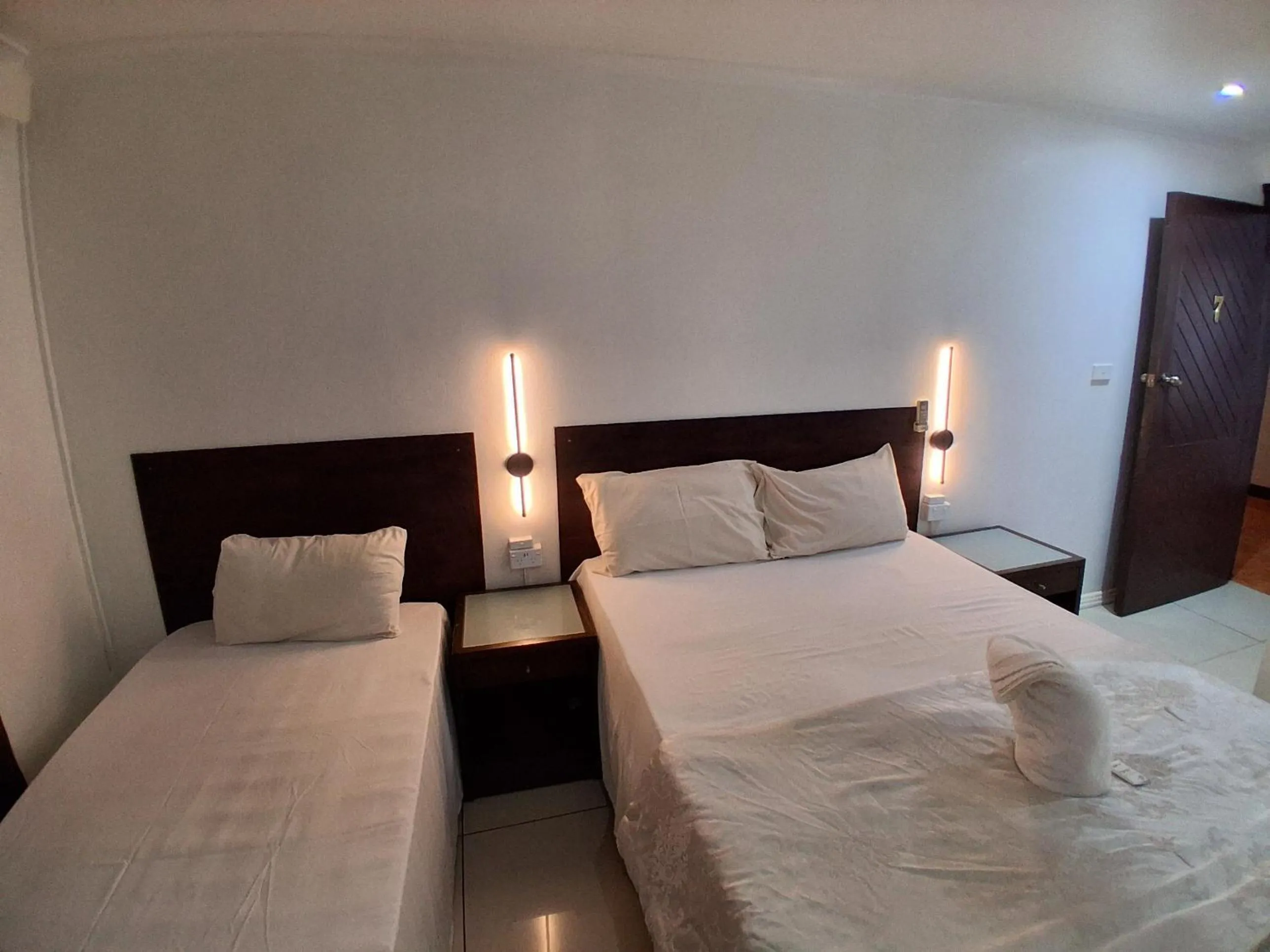 Bed in Nadi Airport Transit Hotel