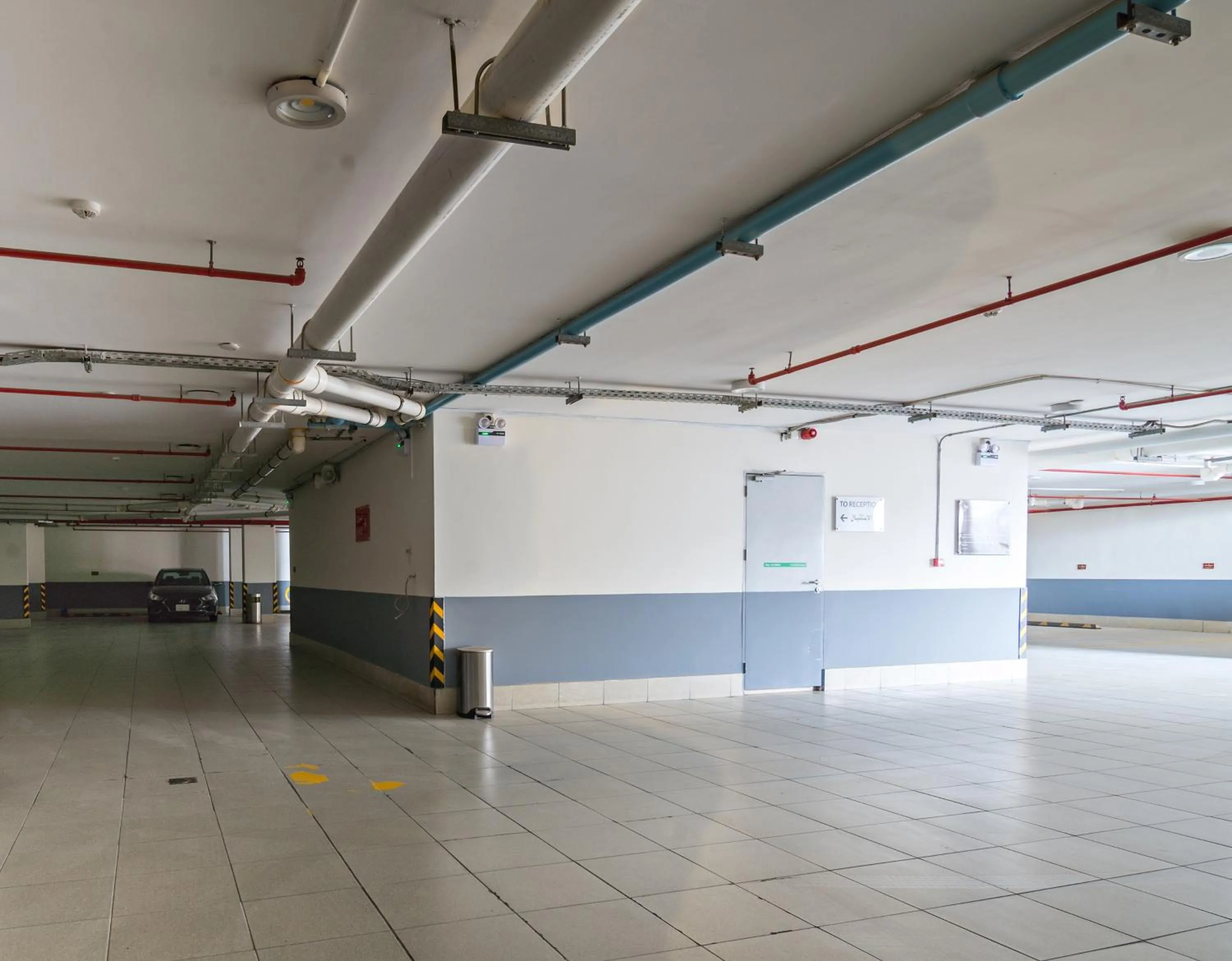 Parking in Jiwar Almasi Hotel