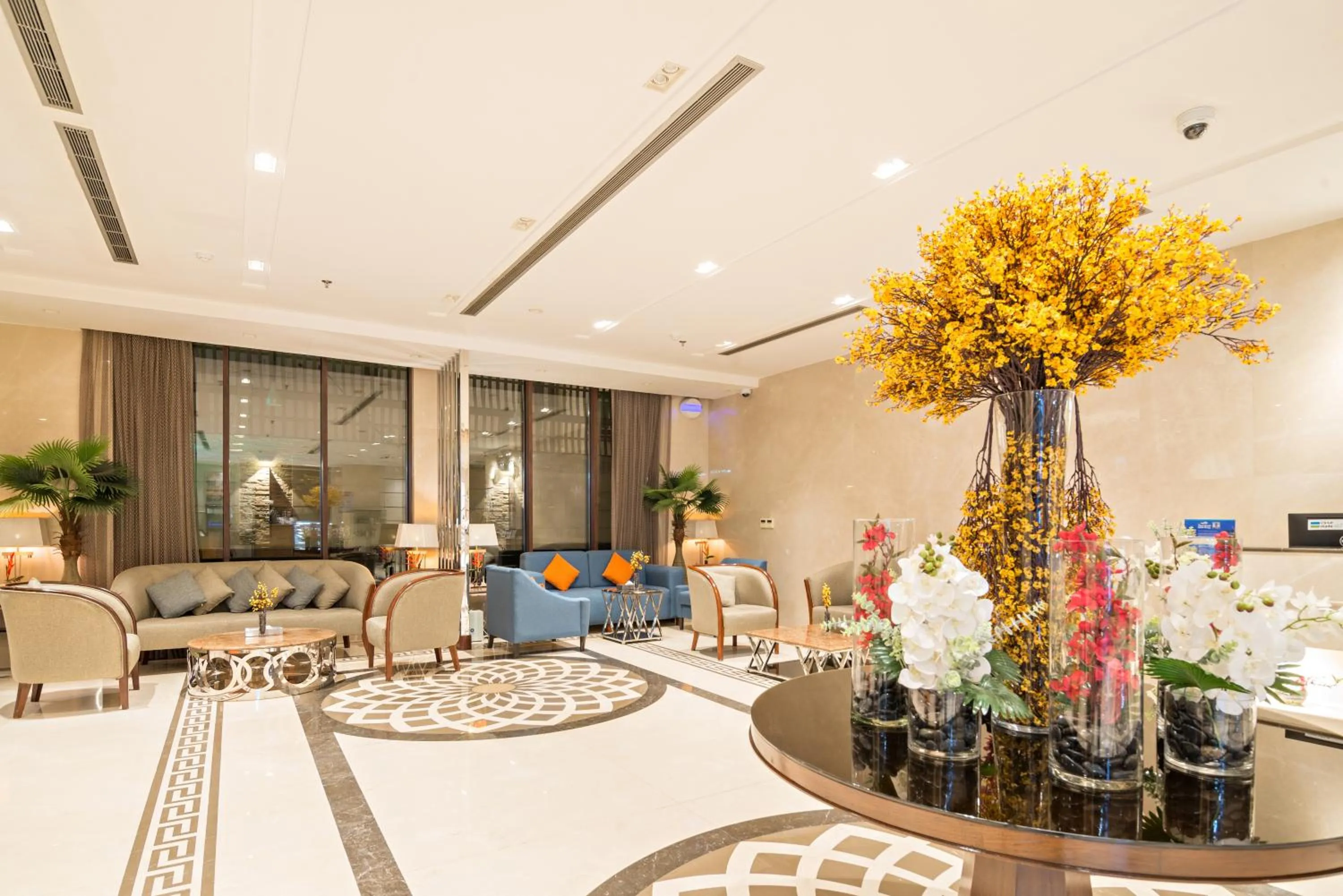 Lobby or reception in Jiwar Almasi Hotel