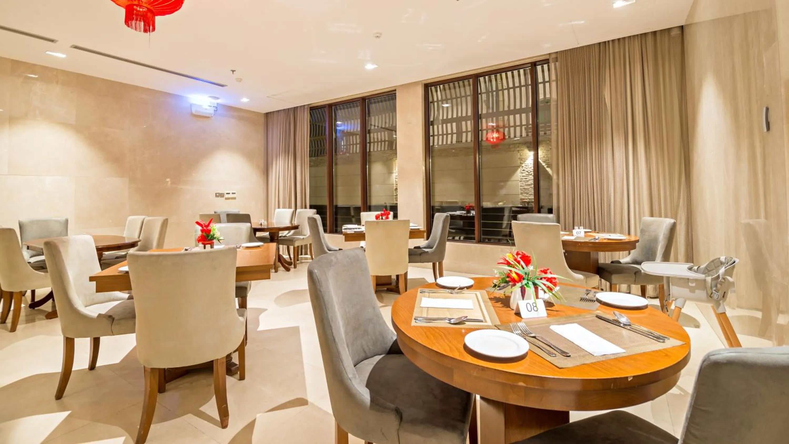 Restaurant/places to eat in Jiwar Almasi Hotel