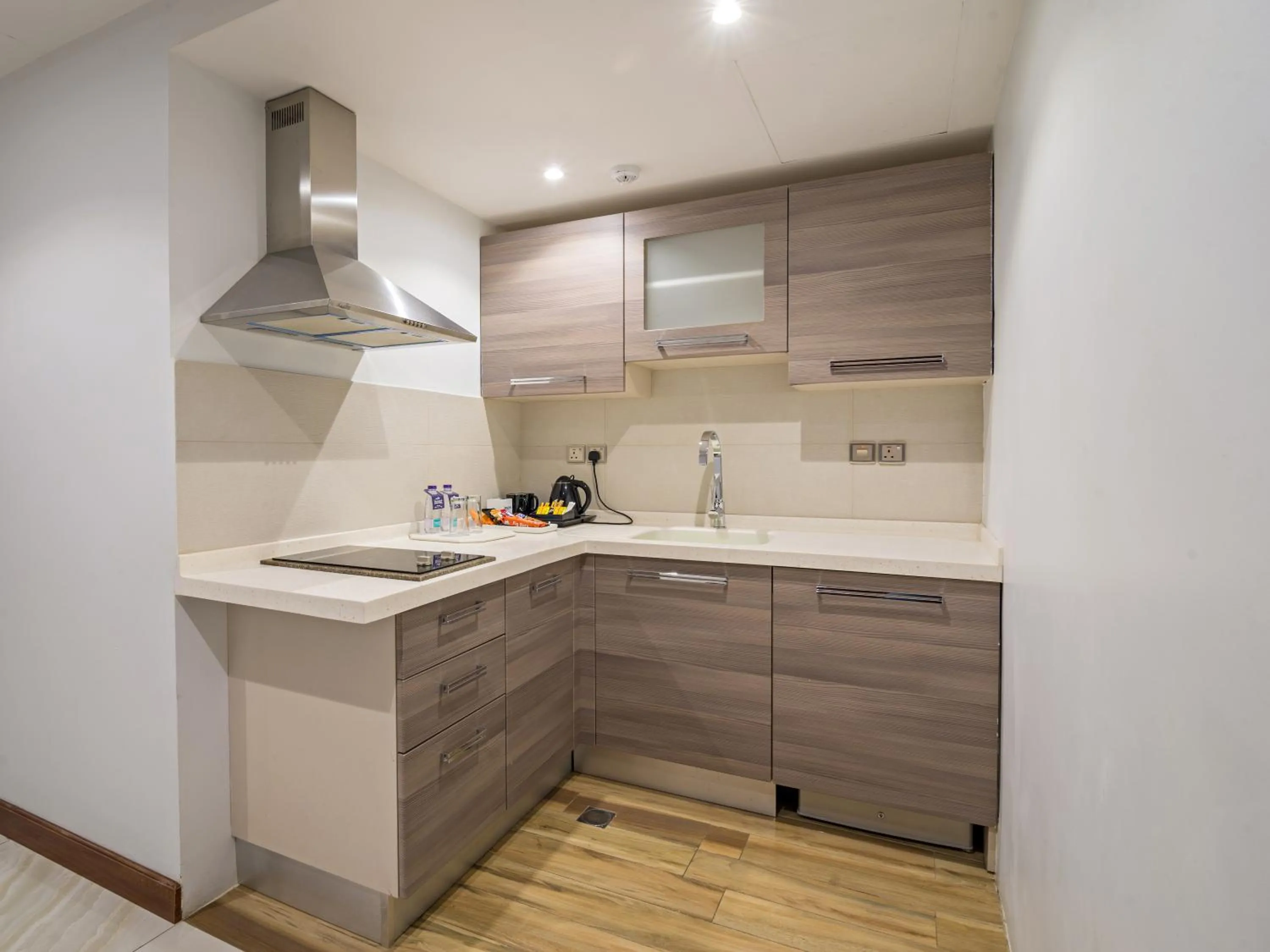 Kitchen or kitchenette in Jiwar Almasi Hotel