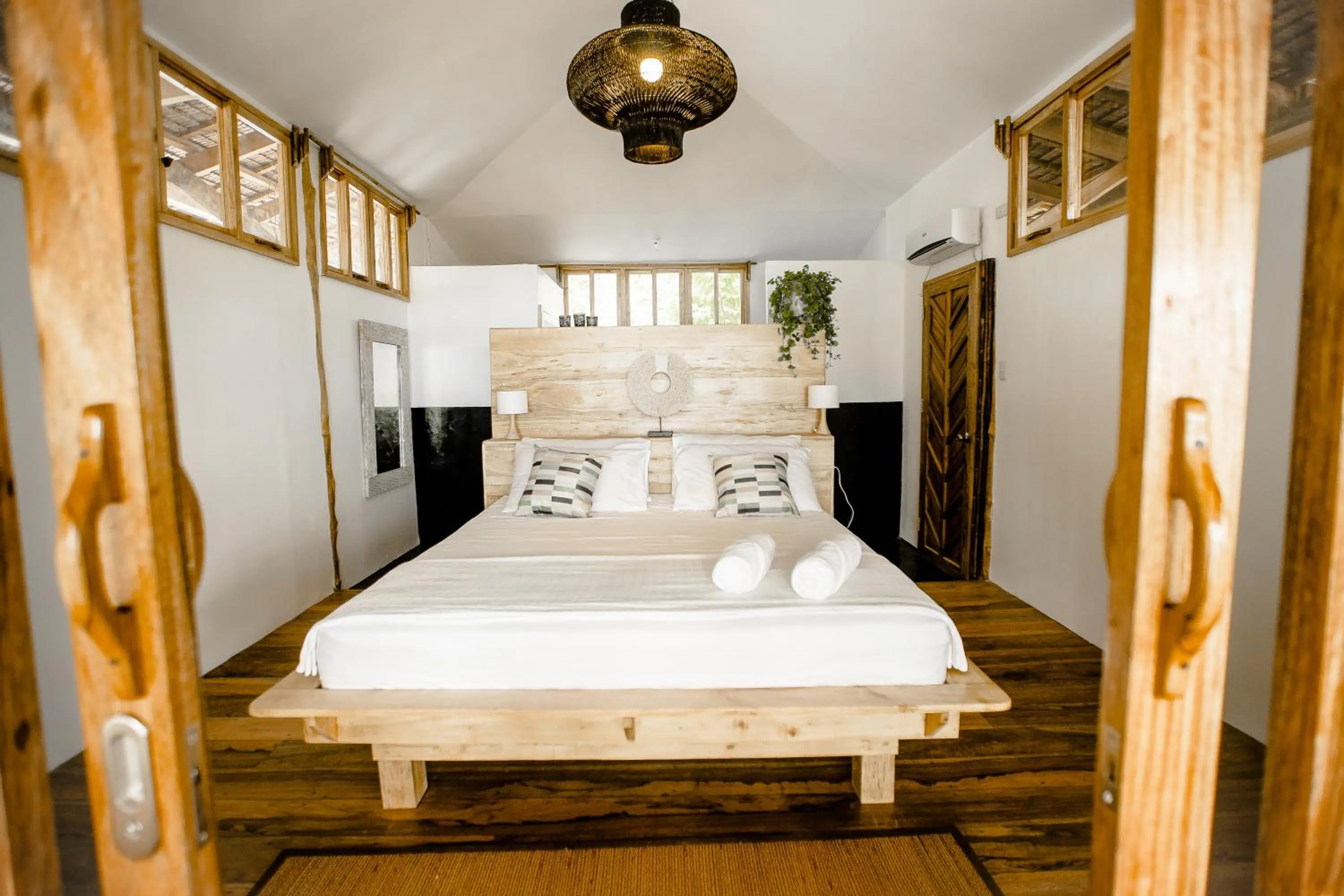Bedroom, Bed in Maligaya Beach Bungalows