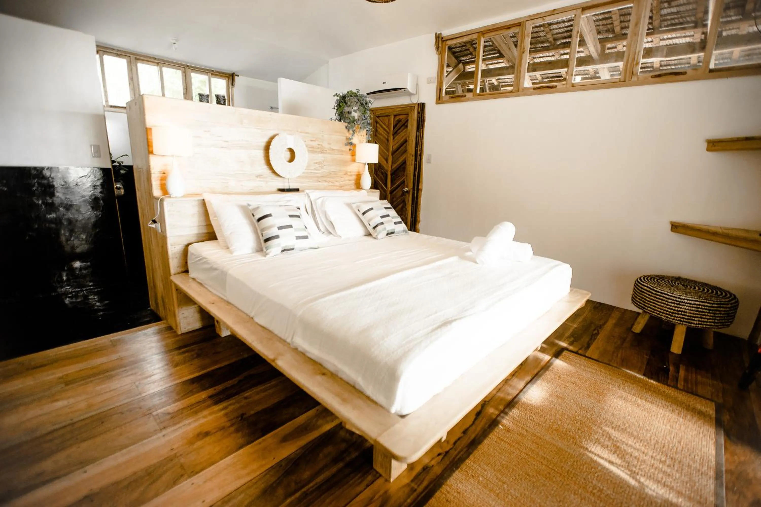 Bedroom, Bed in Maligaya Beach Bungalows