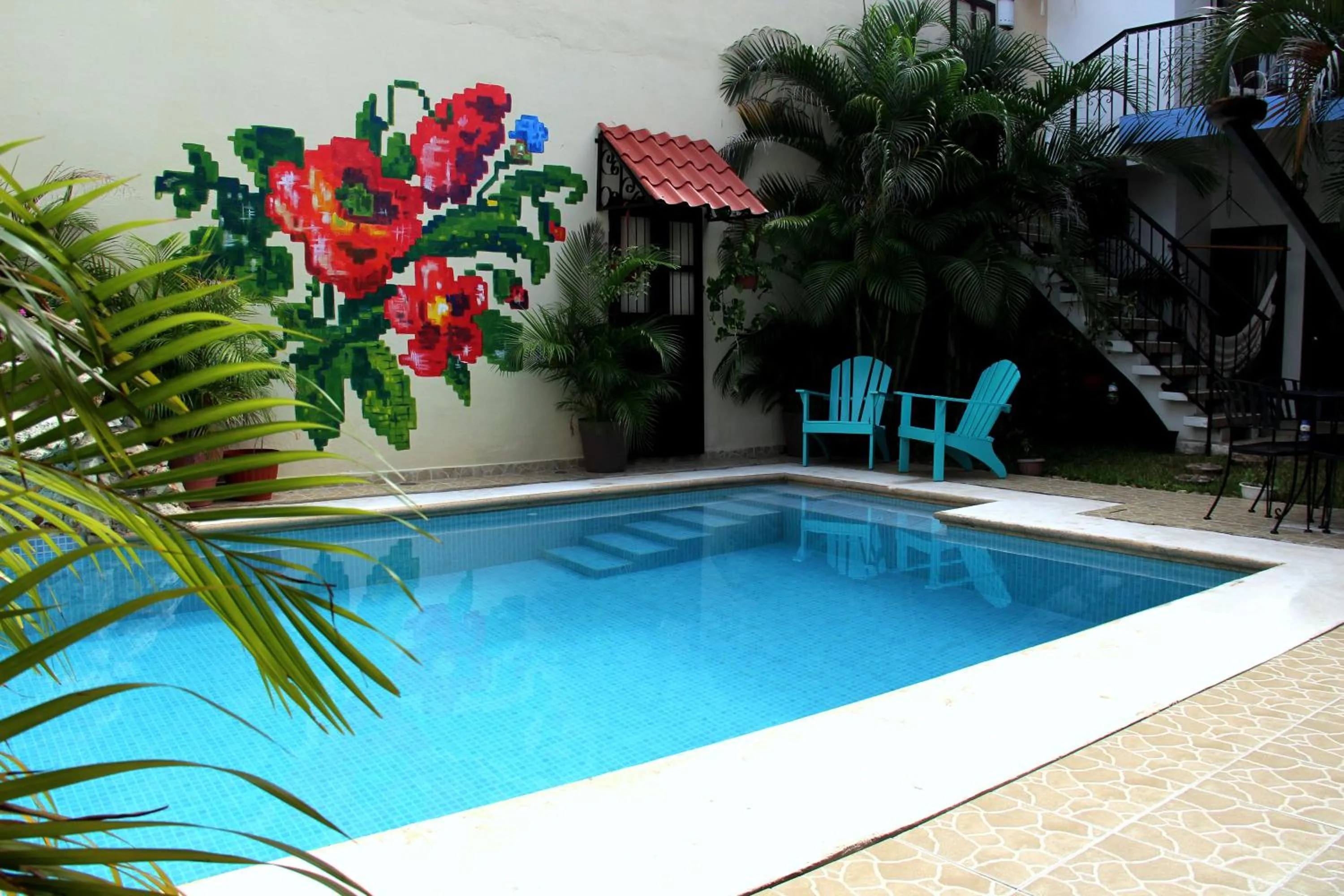 Swimming pool in Casa Akbal B&B
