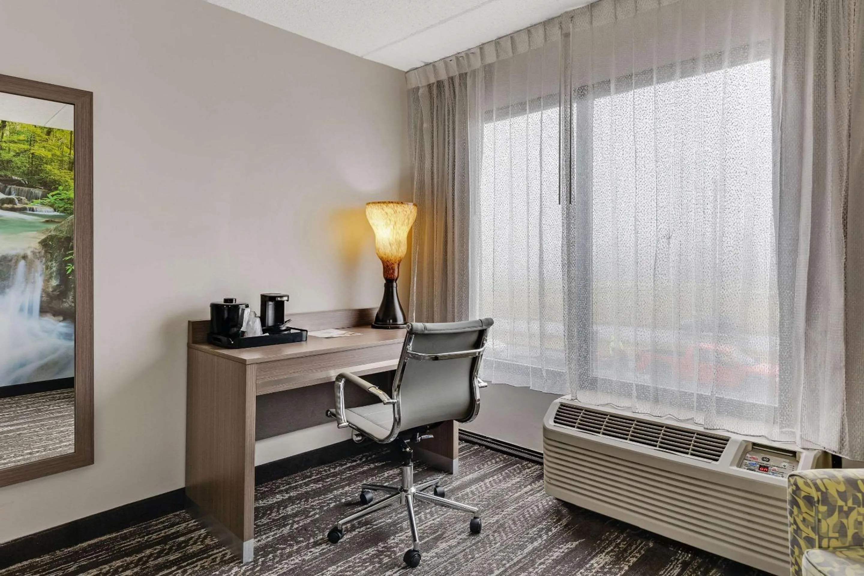 Bedroom in Clarion Pointe Near Erie Casino