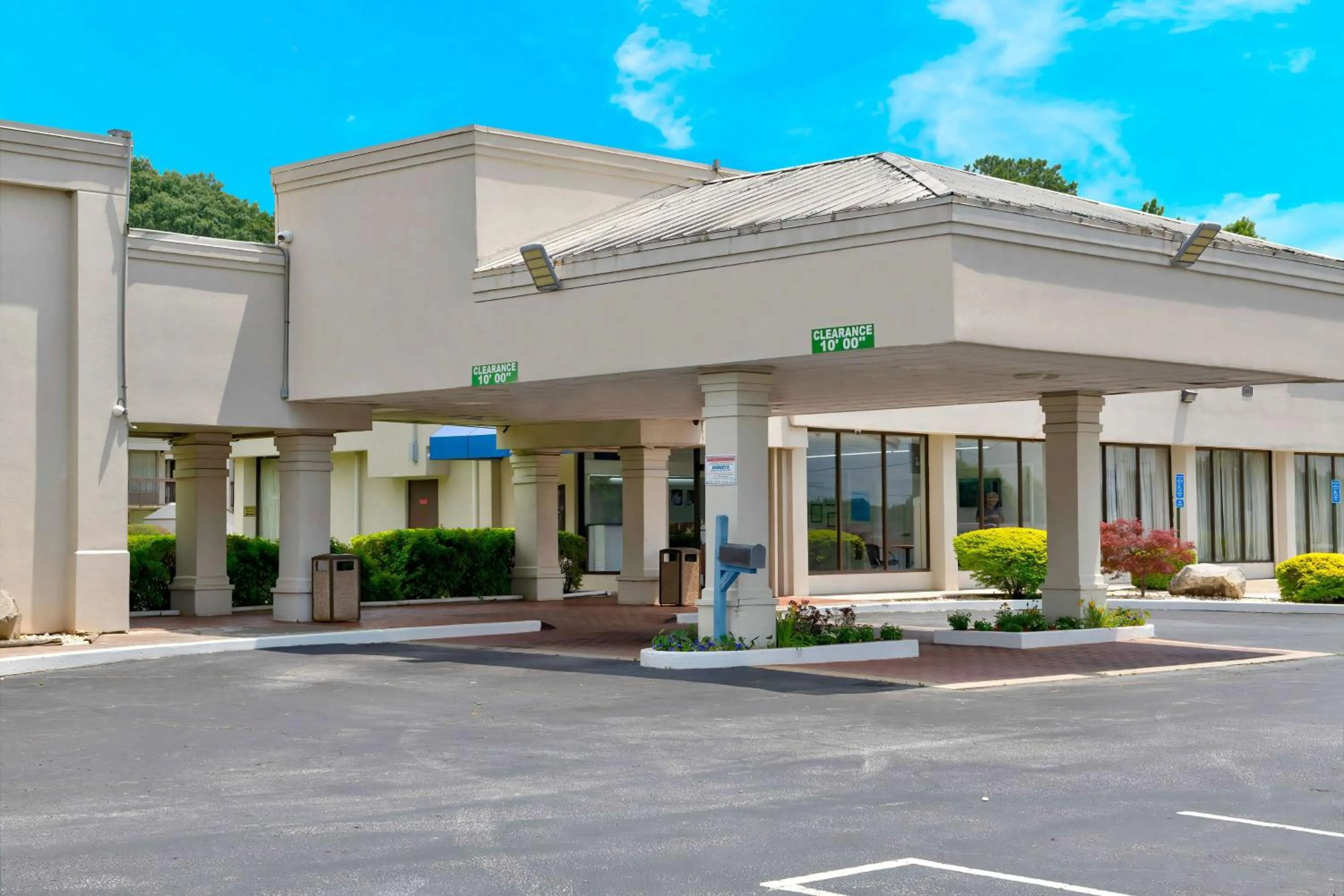 Property building in Motel 6-Conyers, GA