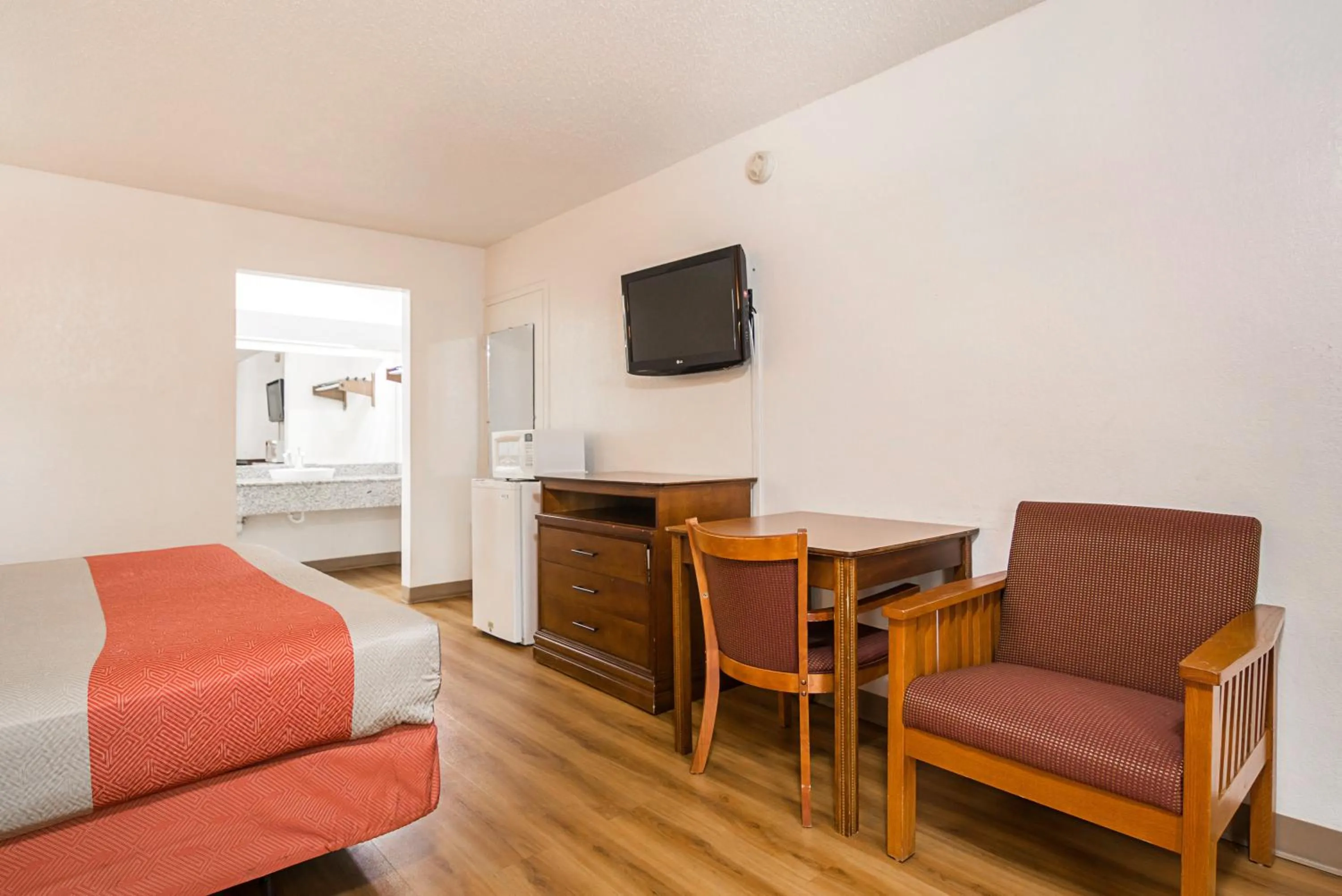 Bedroom in Motel 6-Conyers, GA