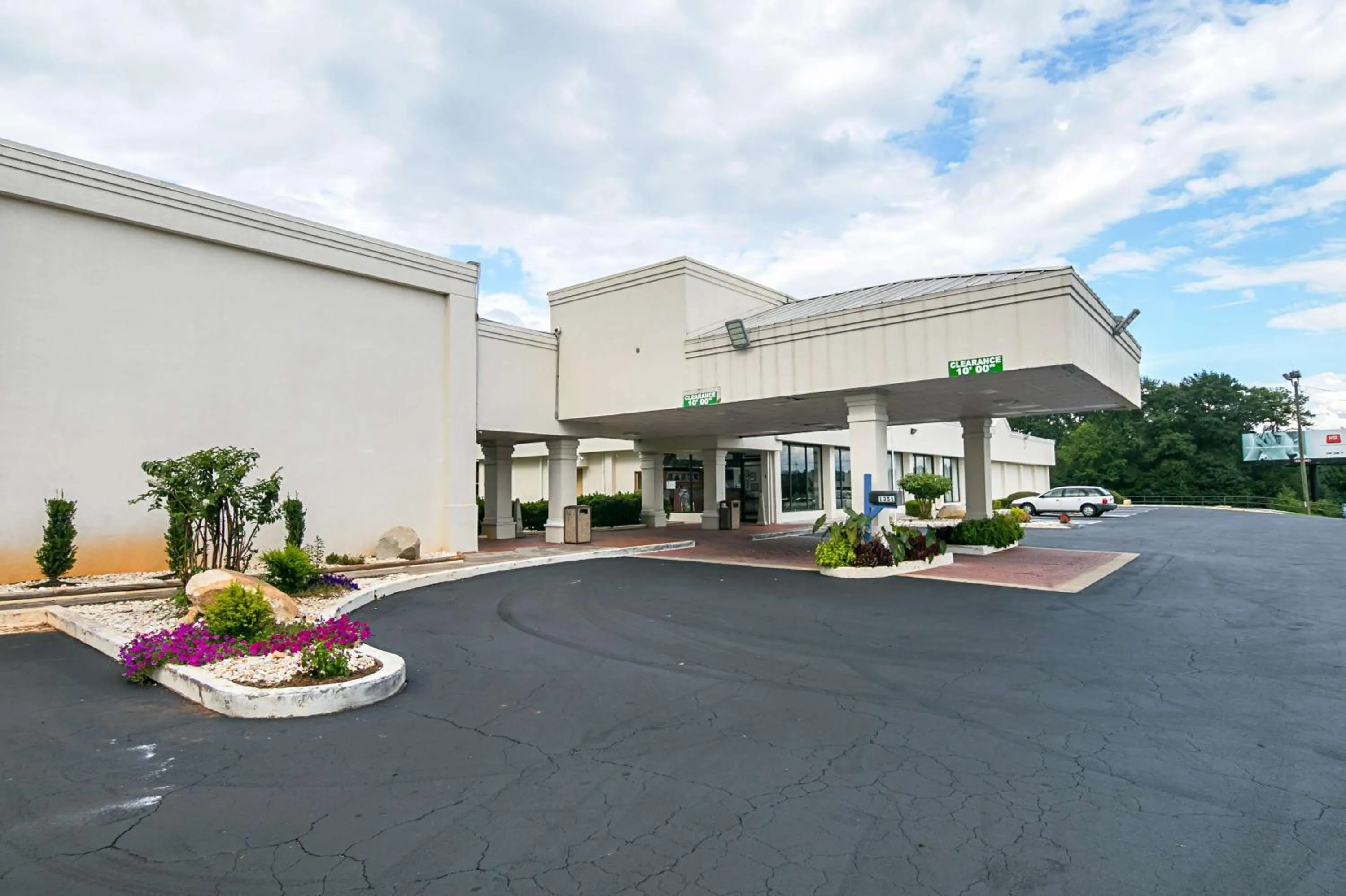 Property building in Motel 6-Conyers, GA