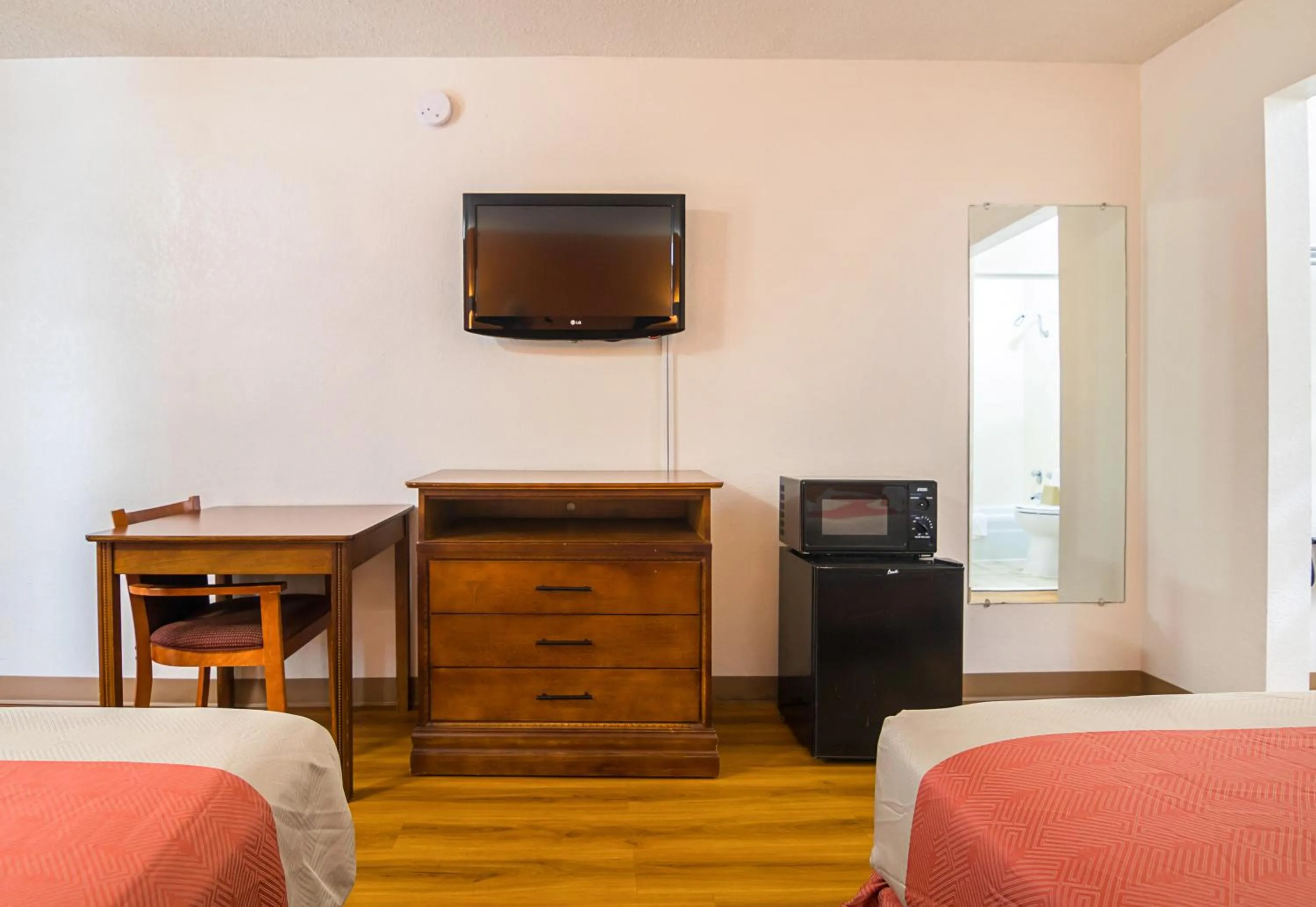 Bedroom, Bed in Motel 6-Conyers, GA