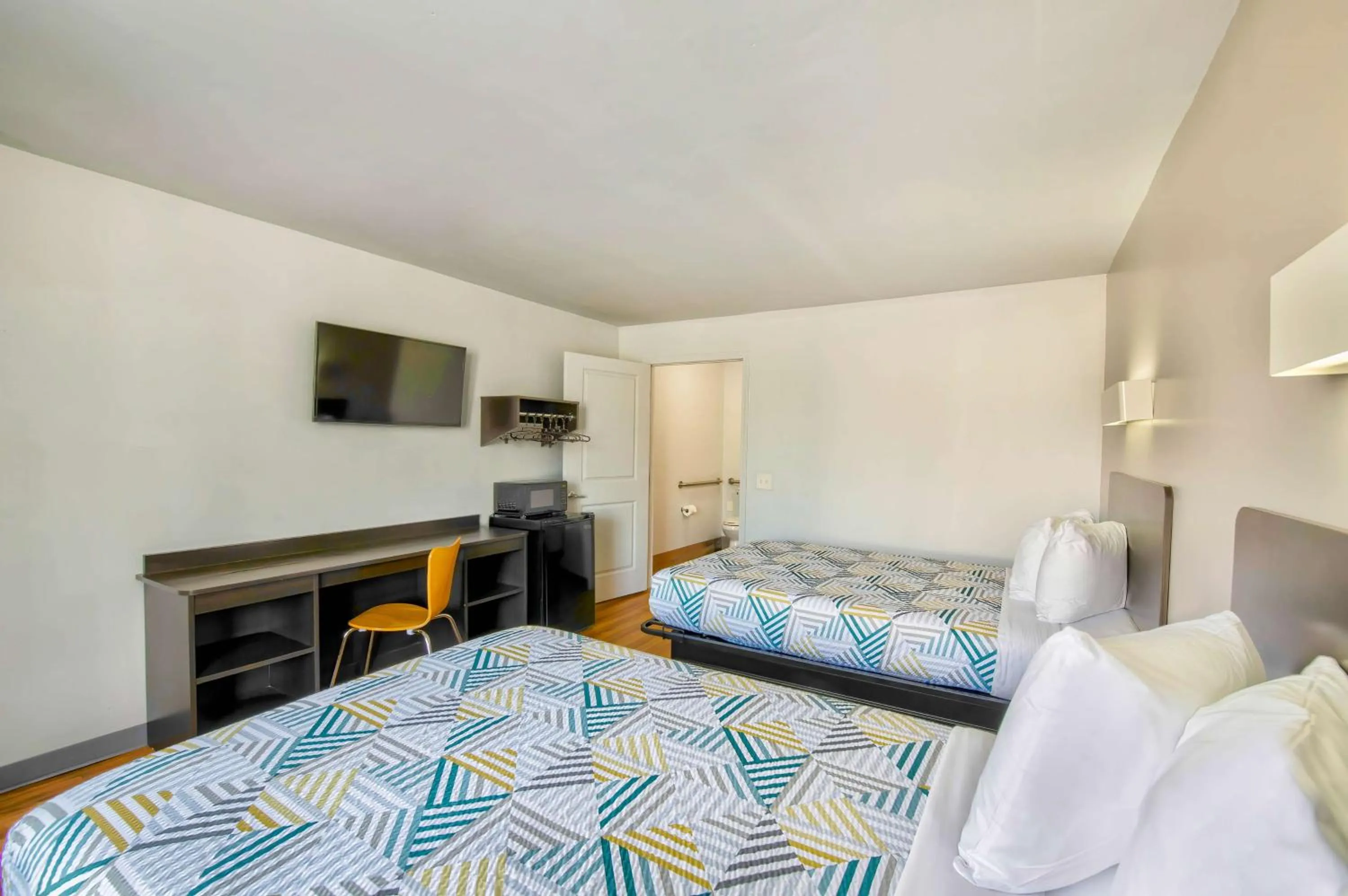 Bedroom, Bed in Motel 6-Conyers, GA