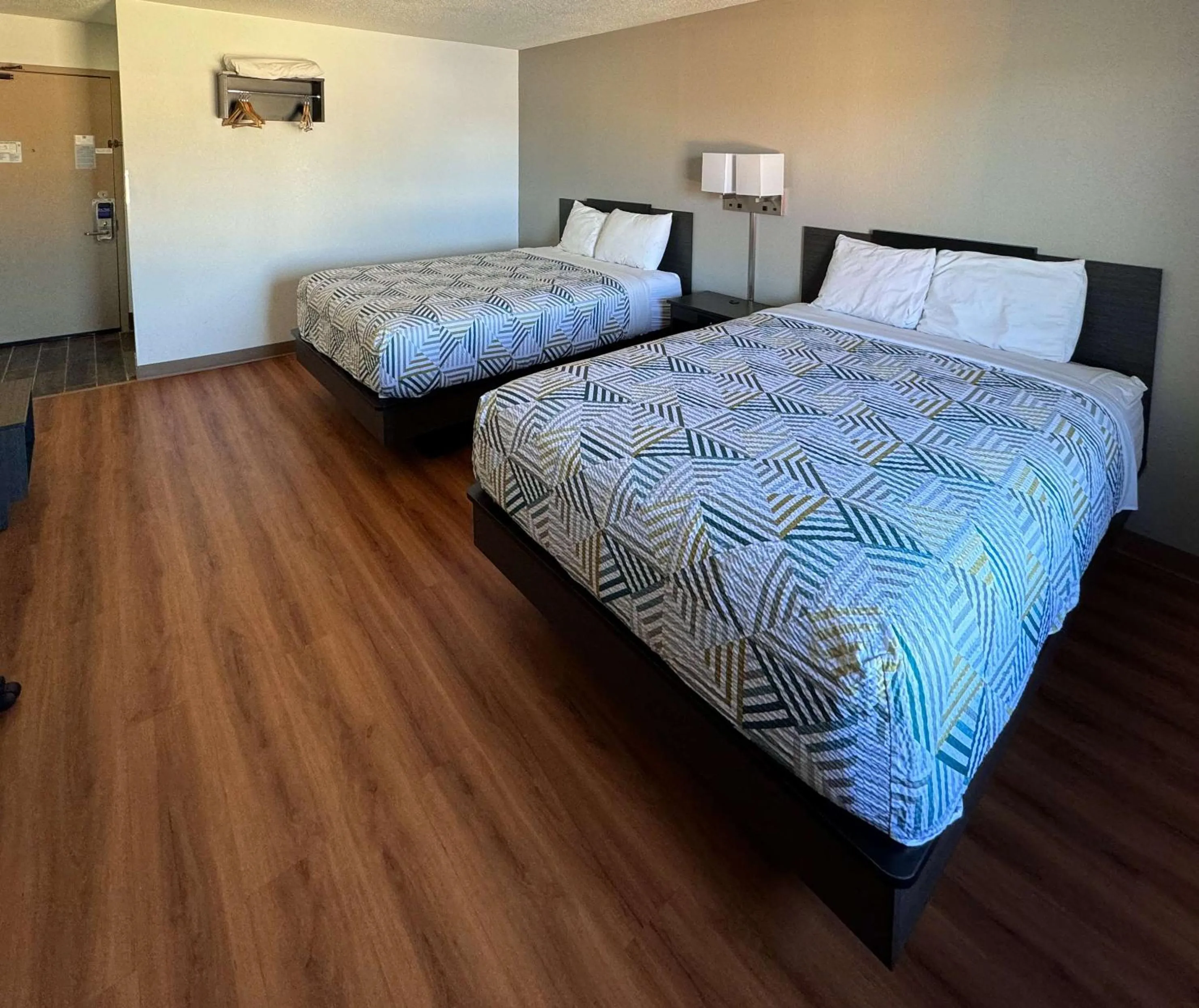 Bedroom, Bed in Motel 6-Fond Du Lac, WI