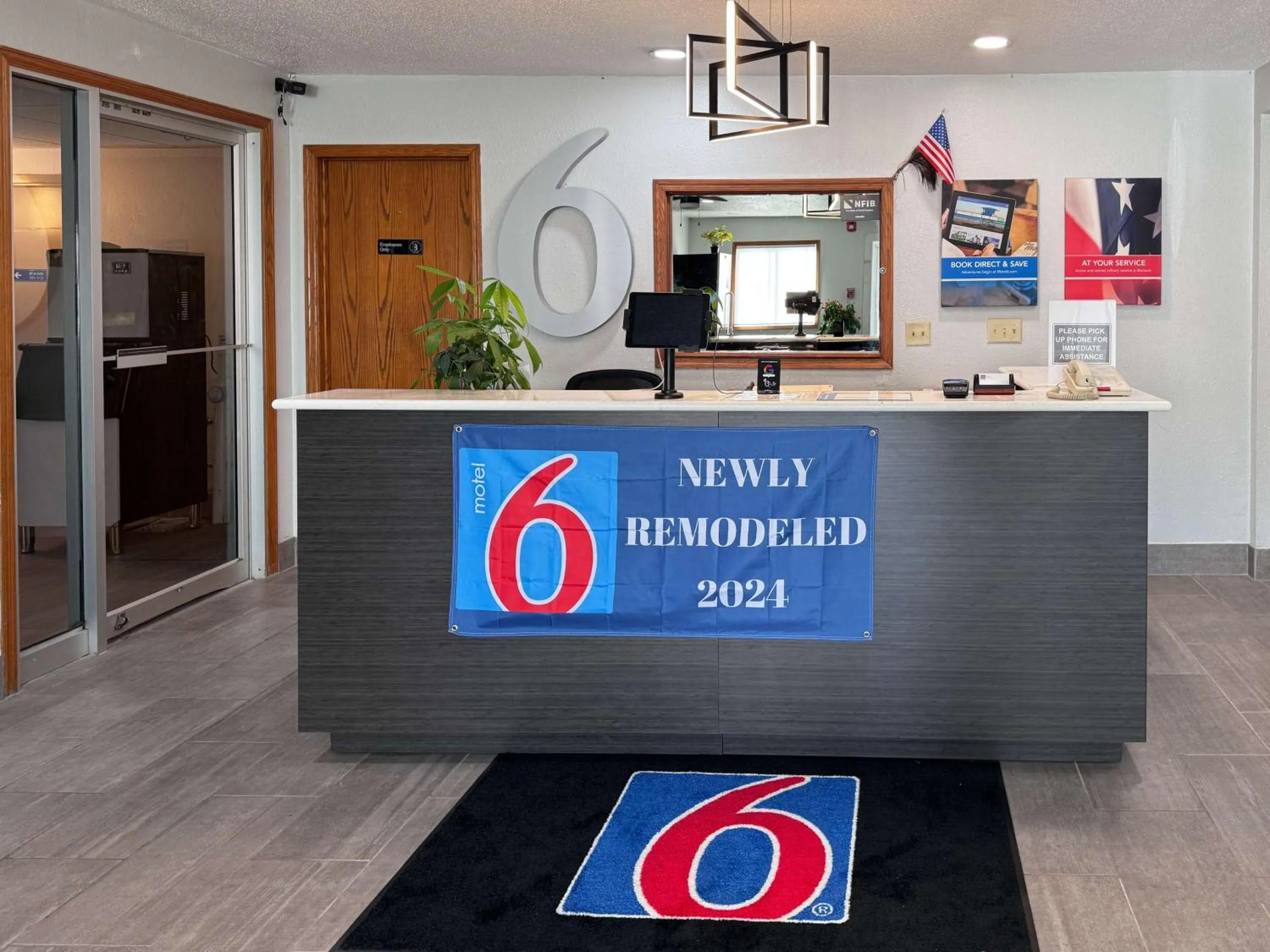 Lobby or reception in Motel 6-Fond Du Lac, WI