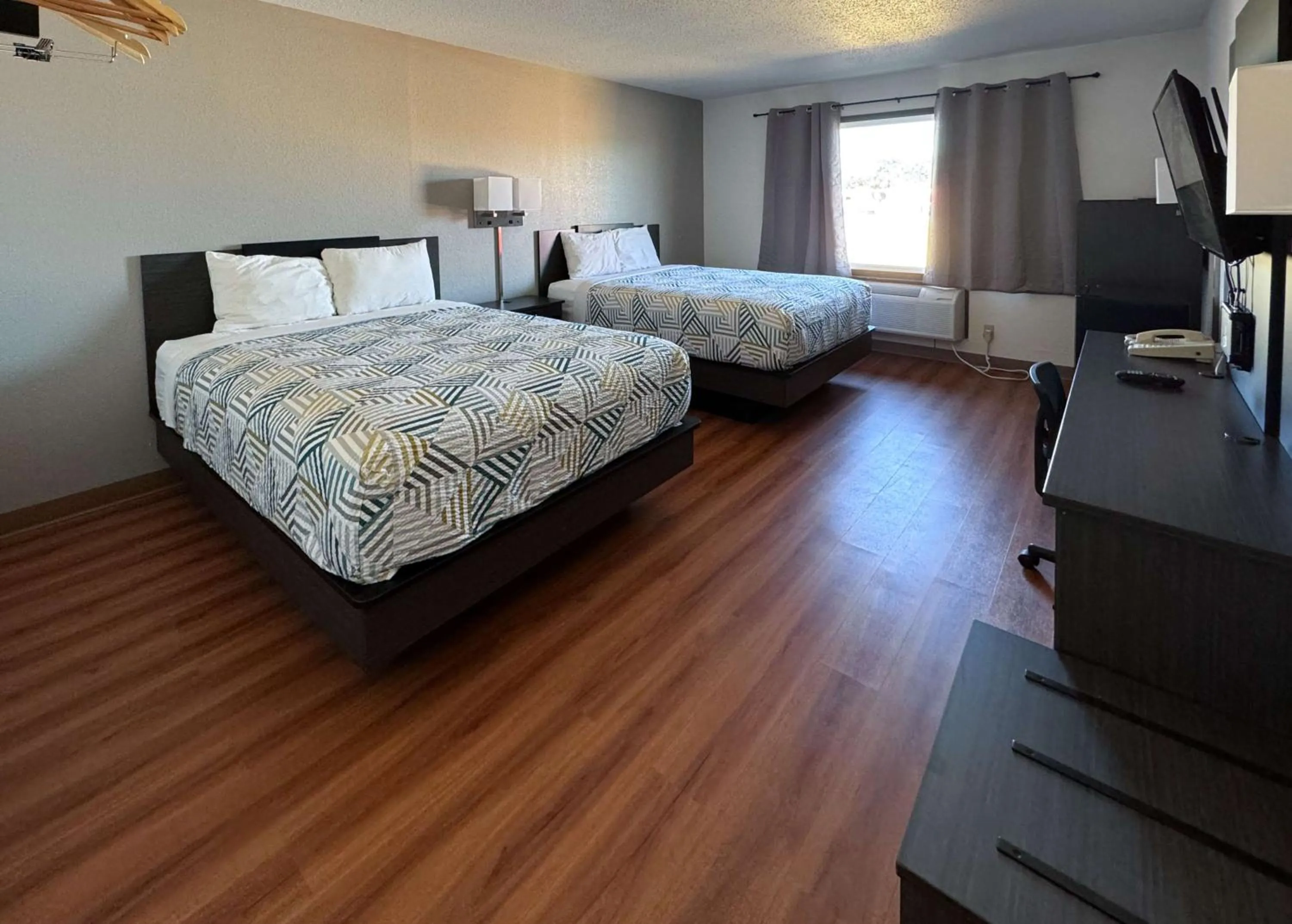 Bedroom, Bed in Motel 6-Fond Du Lac, WI