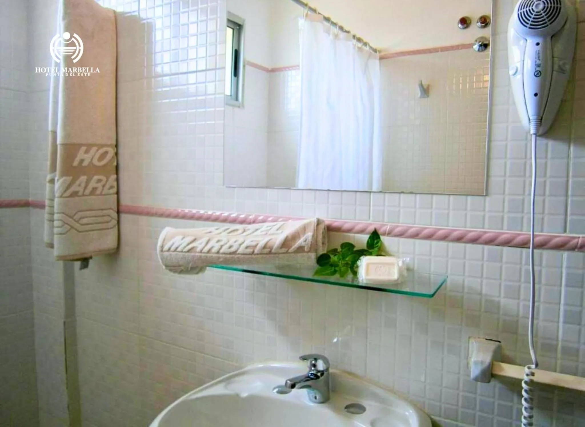 Shower in Hotel Marbella