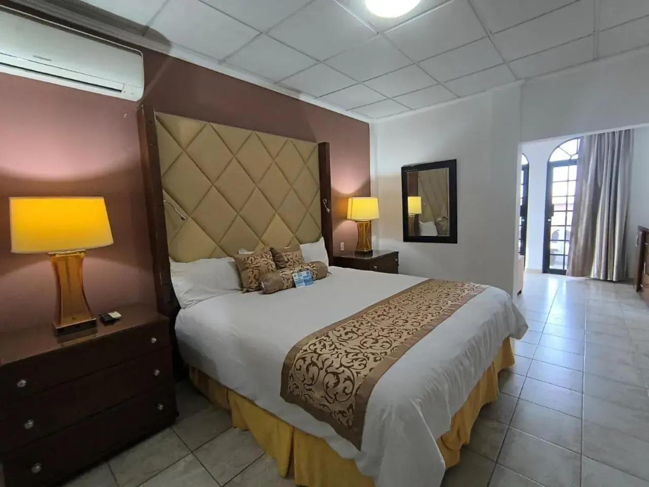 Deluxe Suite in Gran Hotel Nacional Deluxe Suite in Gran Hotel Nacional