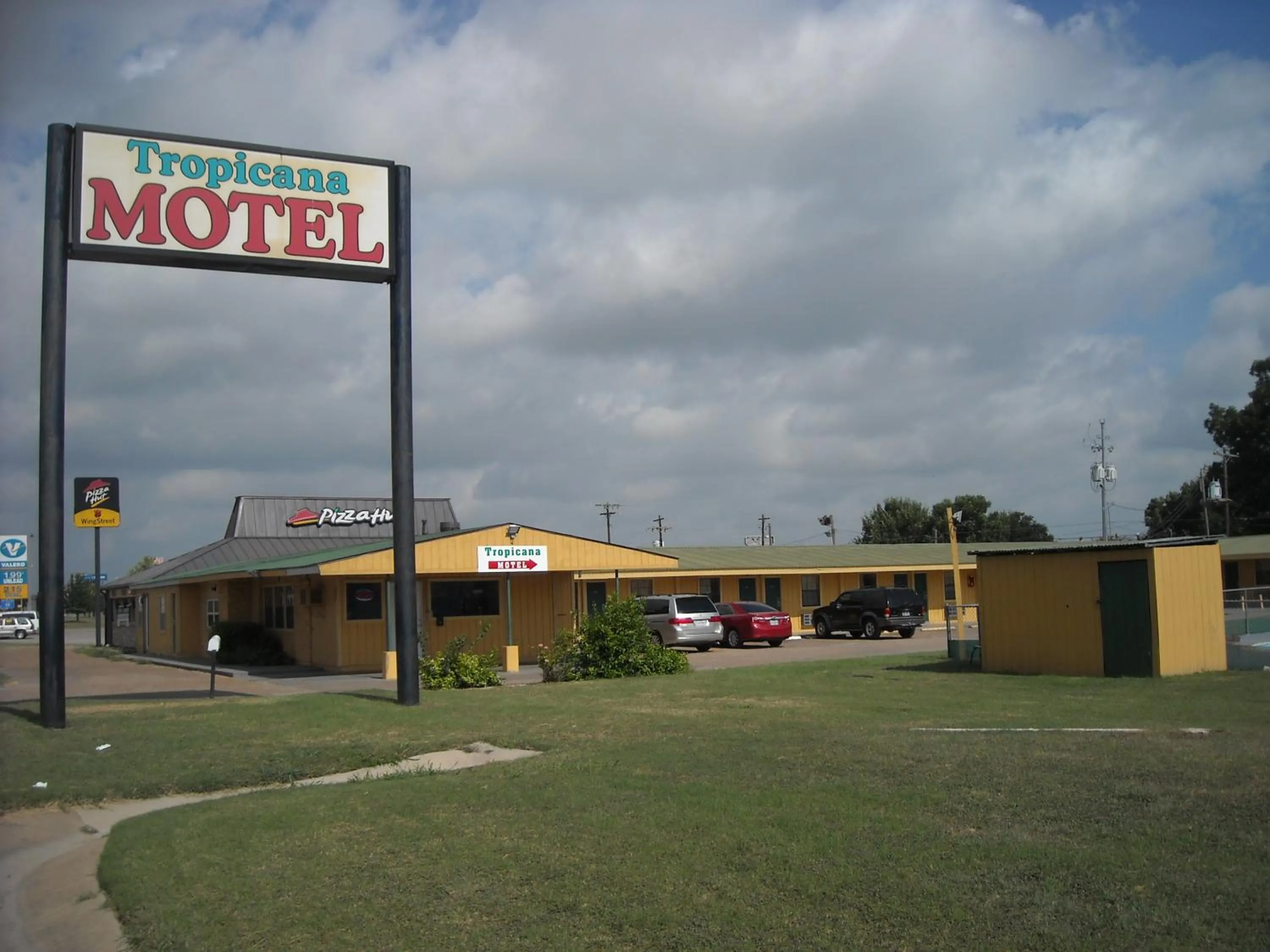 Tropicana Motel Bastrop