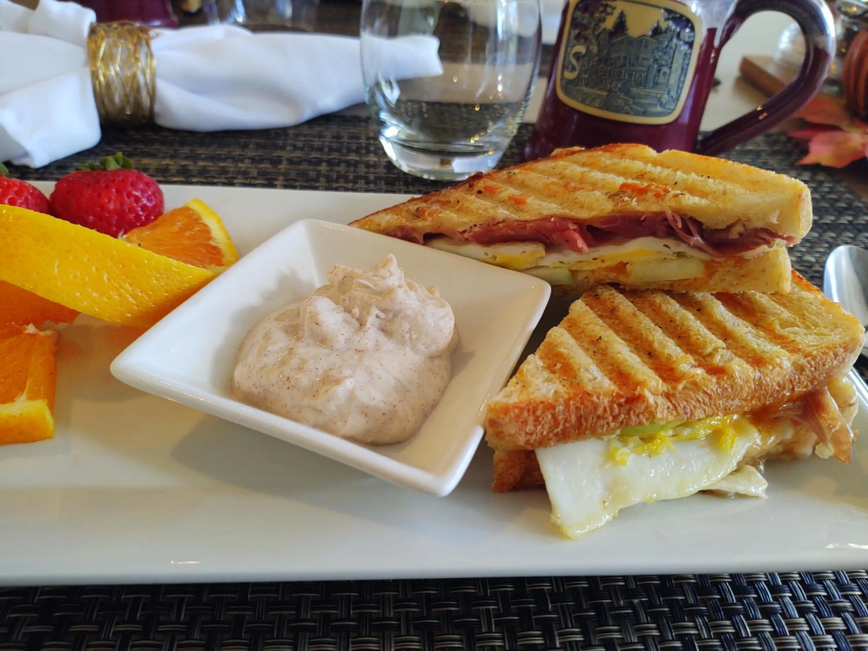 Breakfast in Sheridan House Inn- Adult Only Accommodation