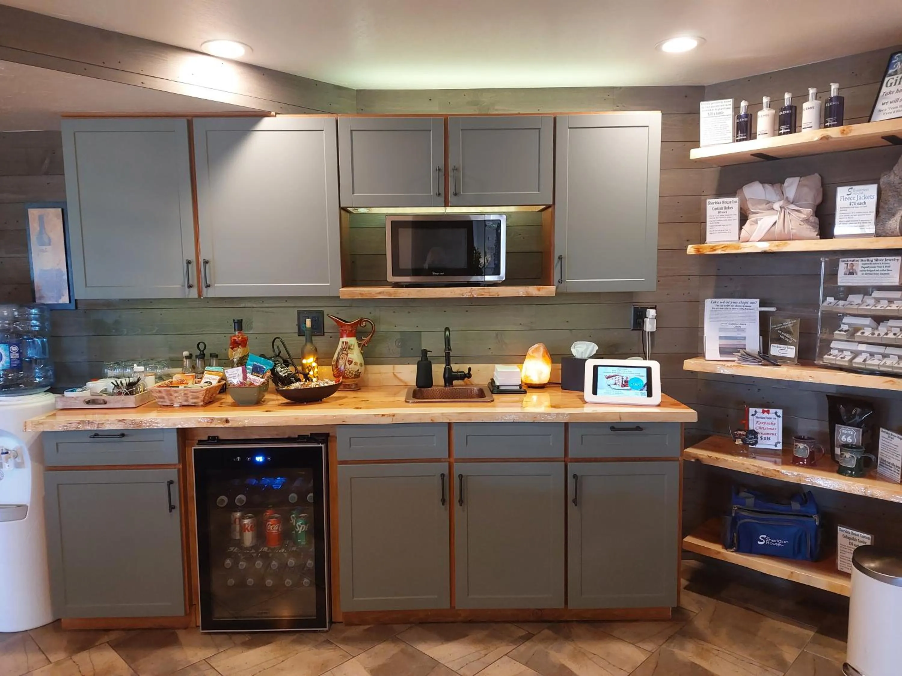 Lobby or reception in Sheridan House Inn- Adult Only Accommodation