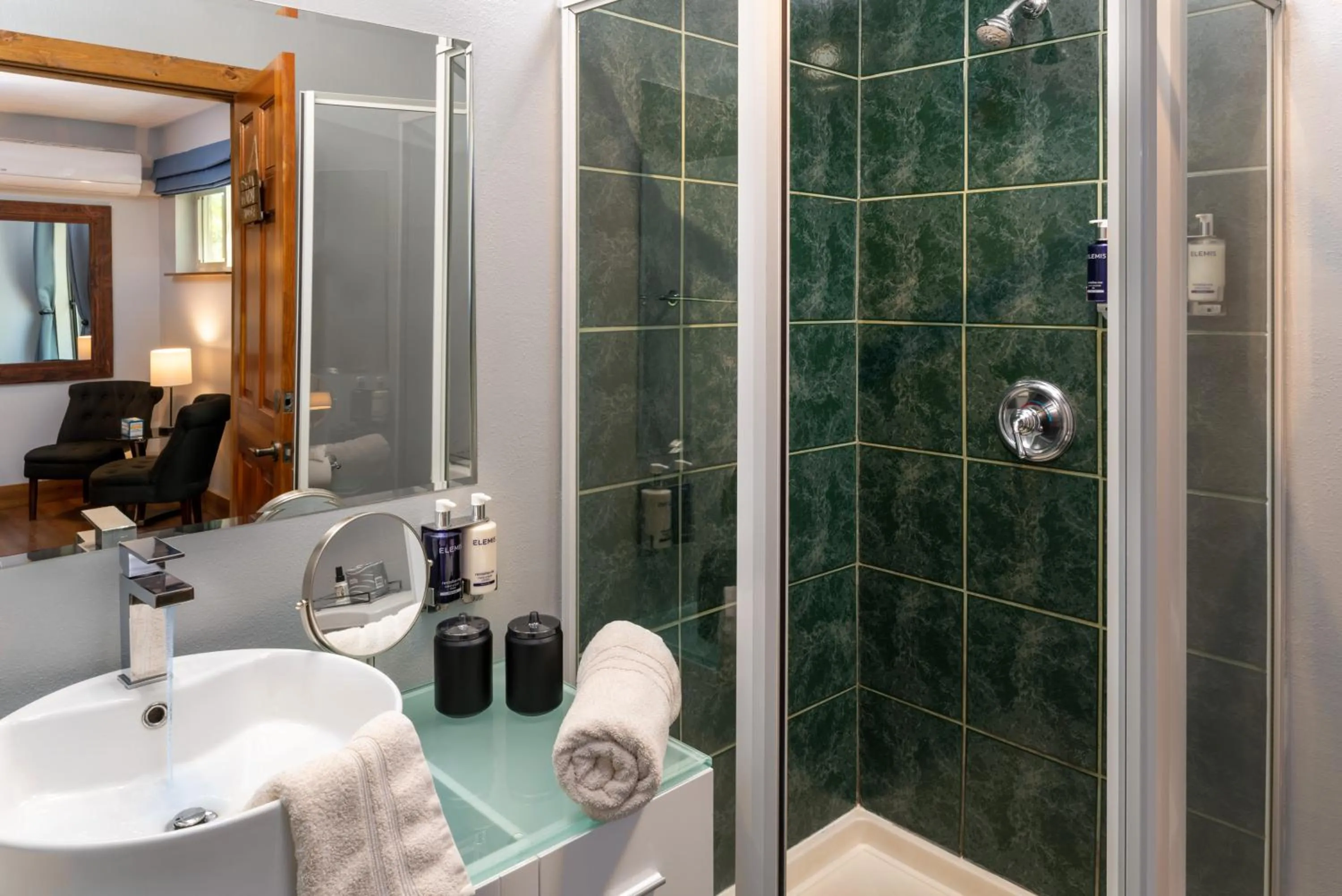 Shower in Sheridan House Inn- Adult Only Accommodation