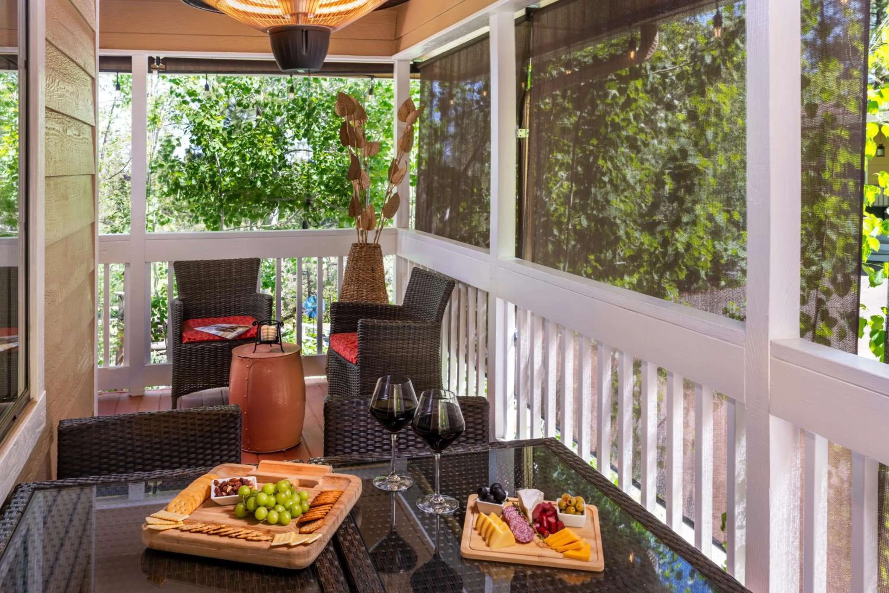 Balcony/Terrace in Sheridan House Inn- Adult Only Accommodation