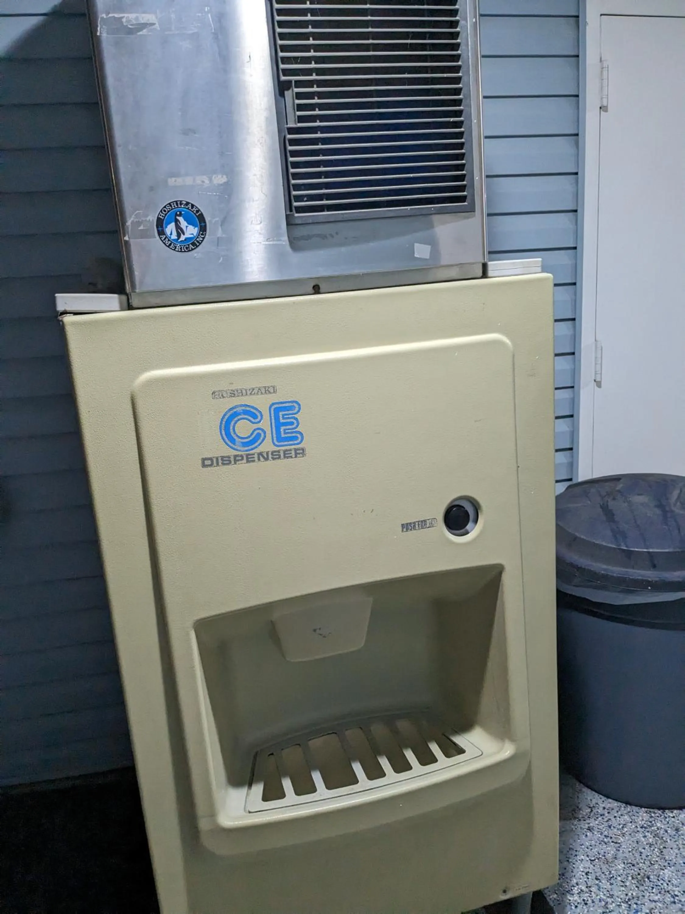 Property building in Dutton Inn