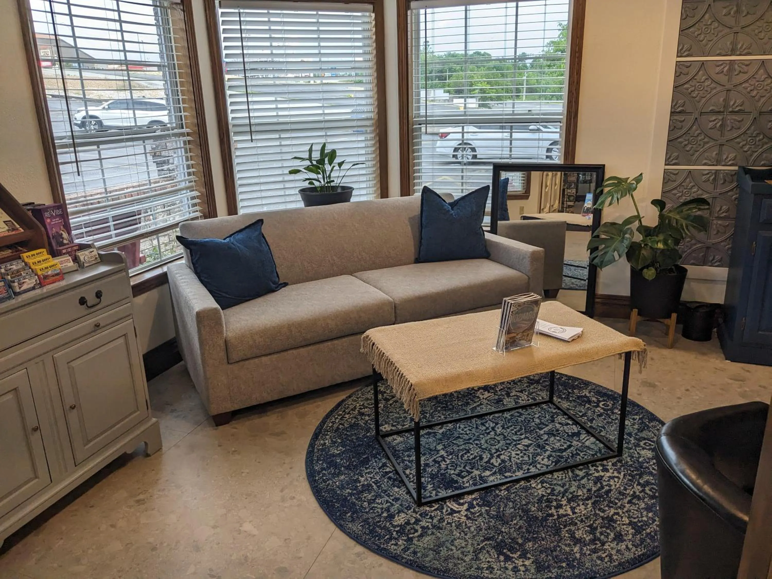 Seating area in Dutton Inn