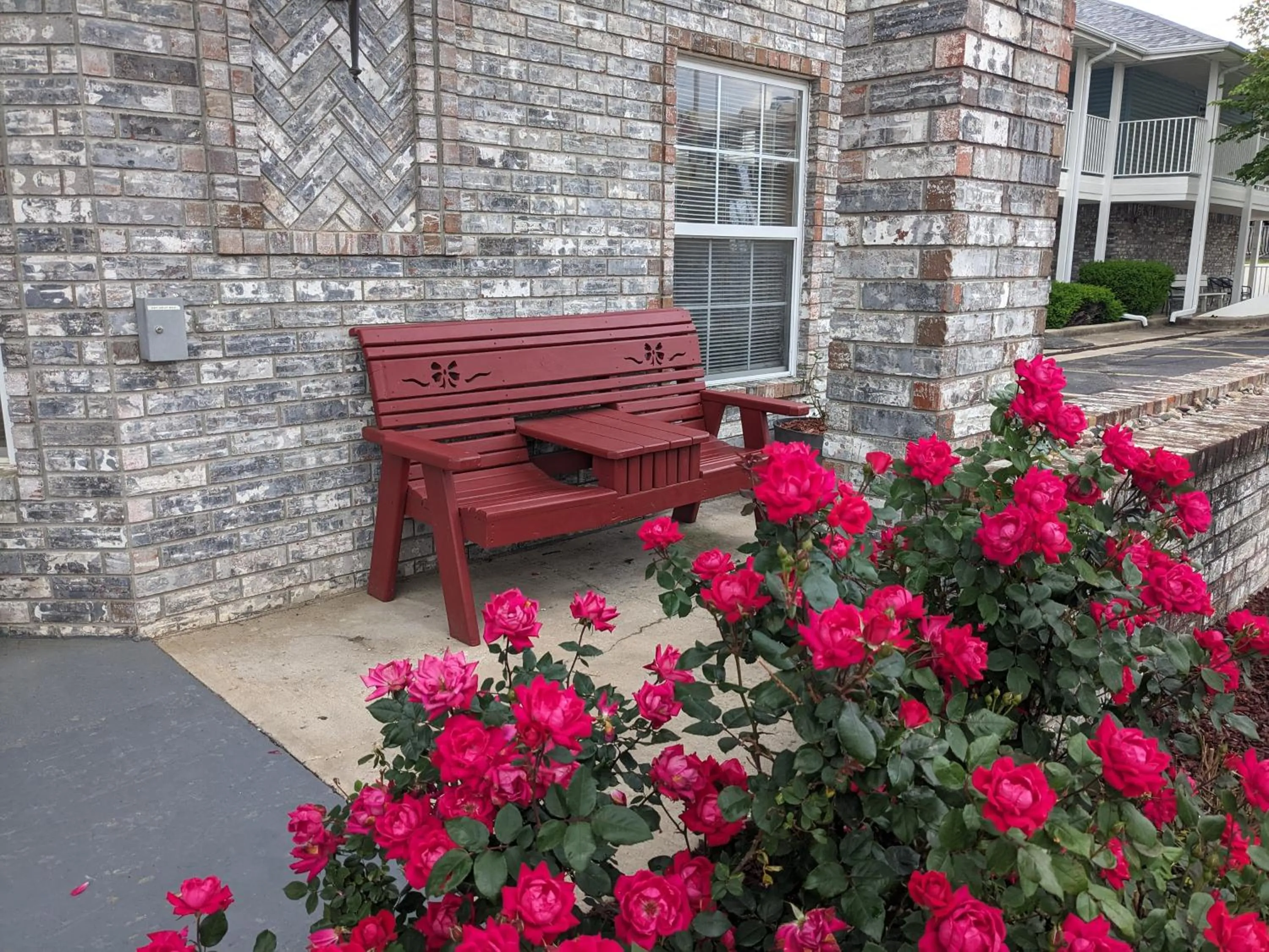 Property building in Dutton Inn