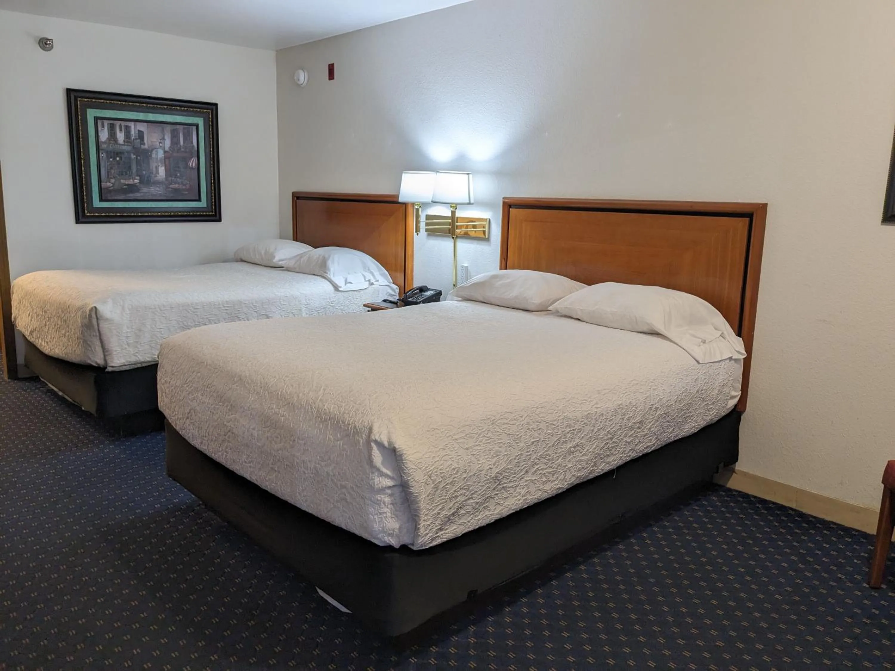 Bed in Dutton Inn