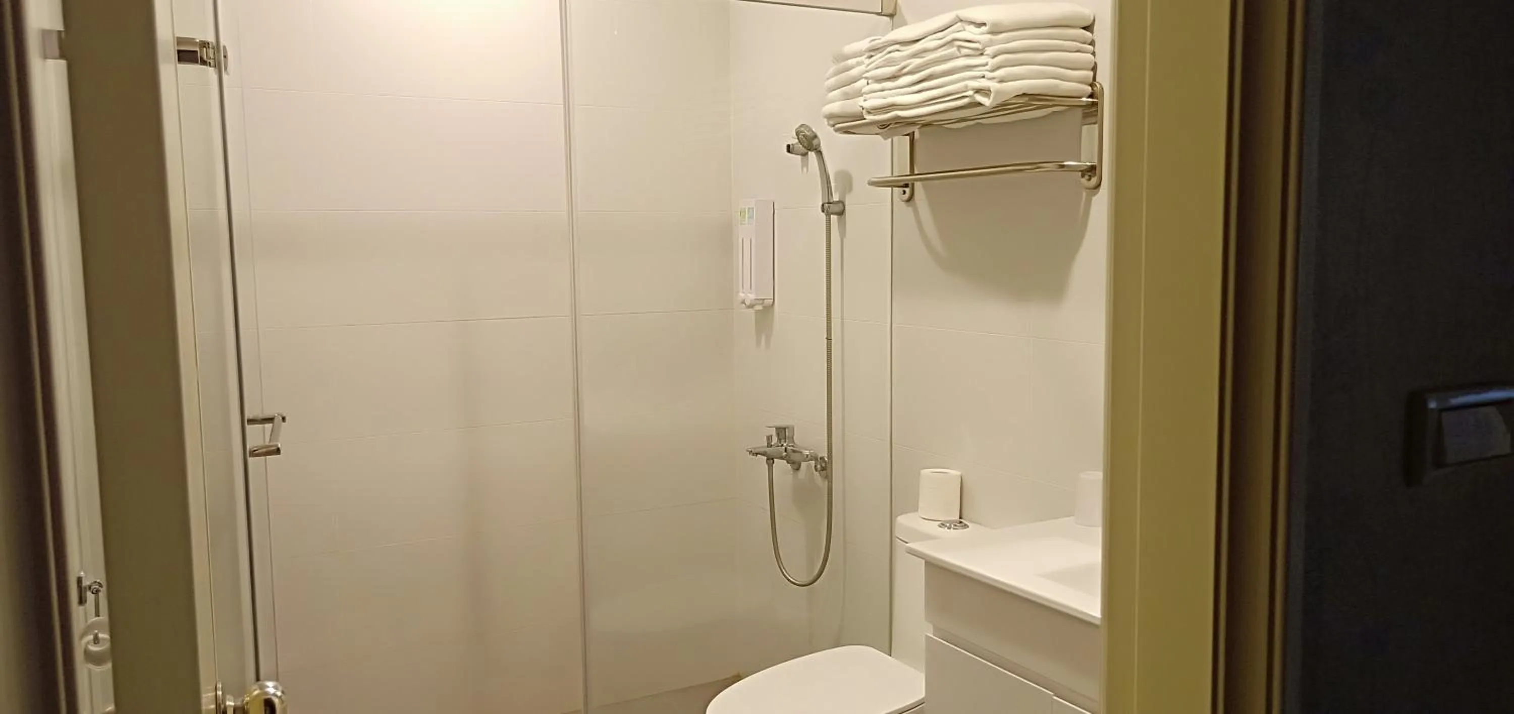 Shower in liHotel