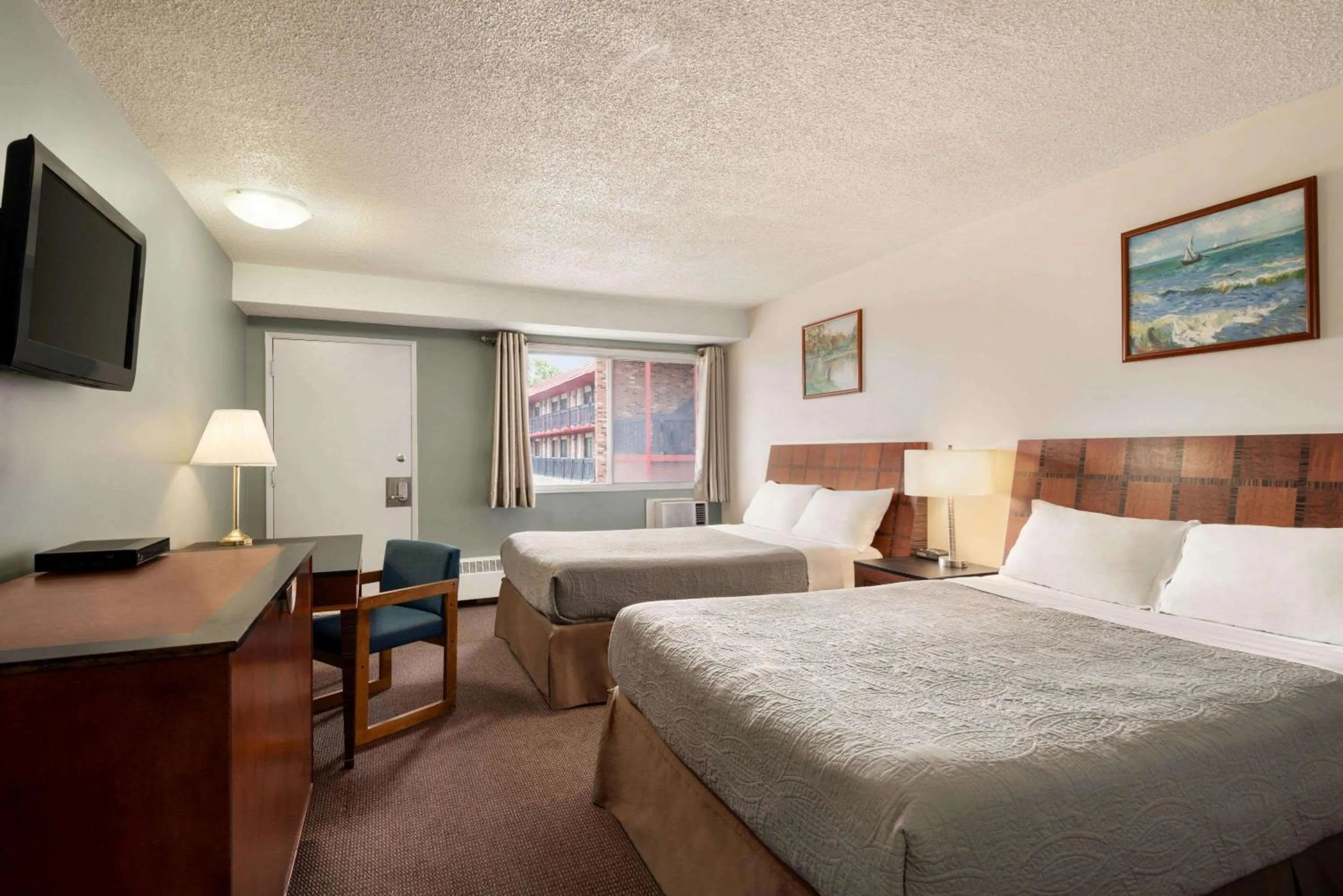 Photo of the whole room, Bed in Travelodge by Wyndham Swift Current