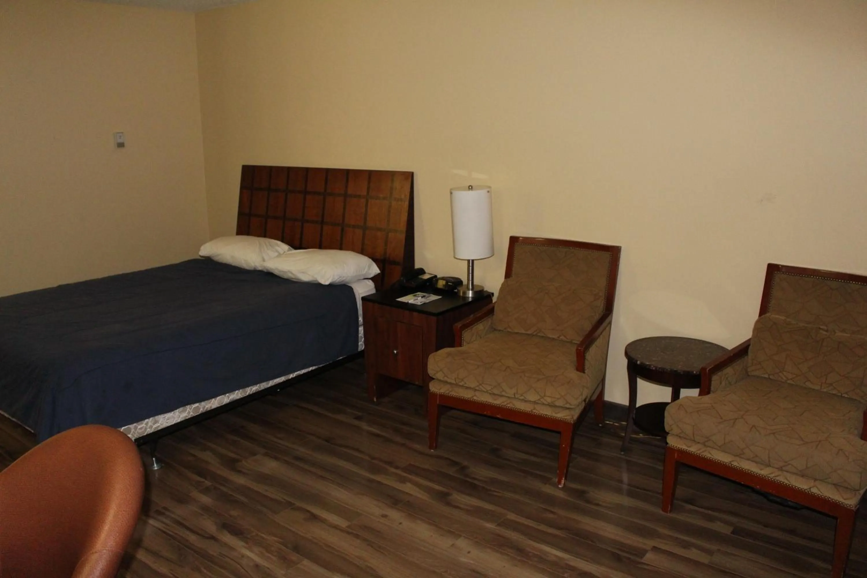 Bedroom, Bed in Travelodge by Wyndham Swift Current