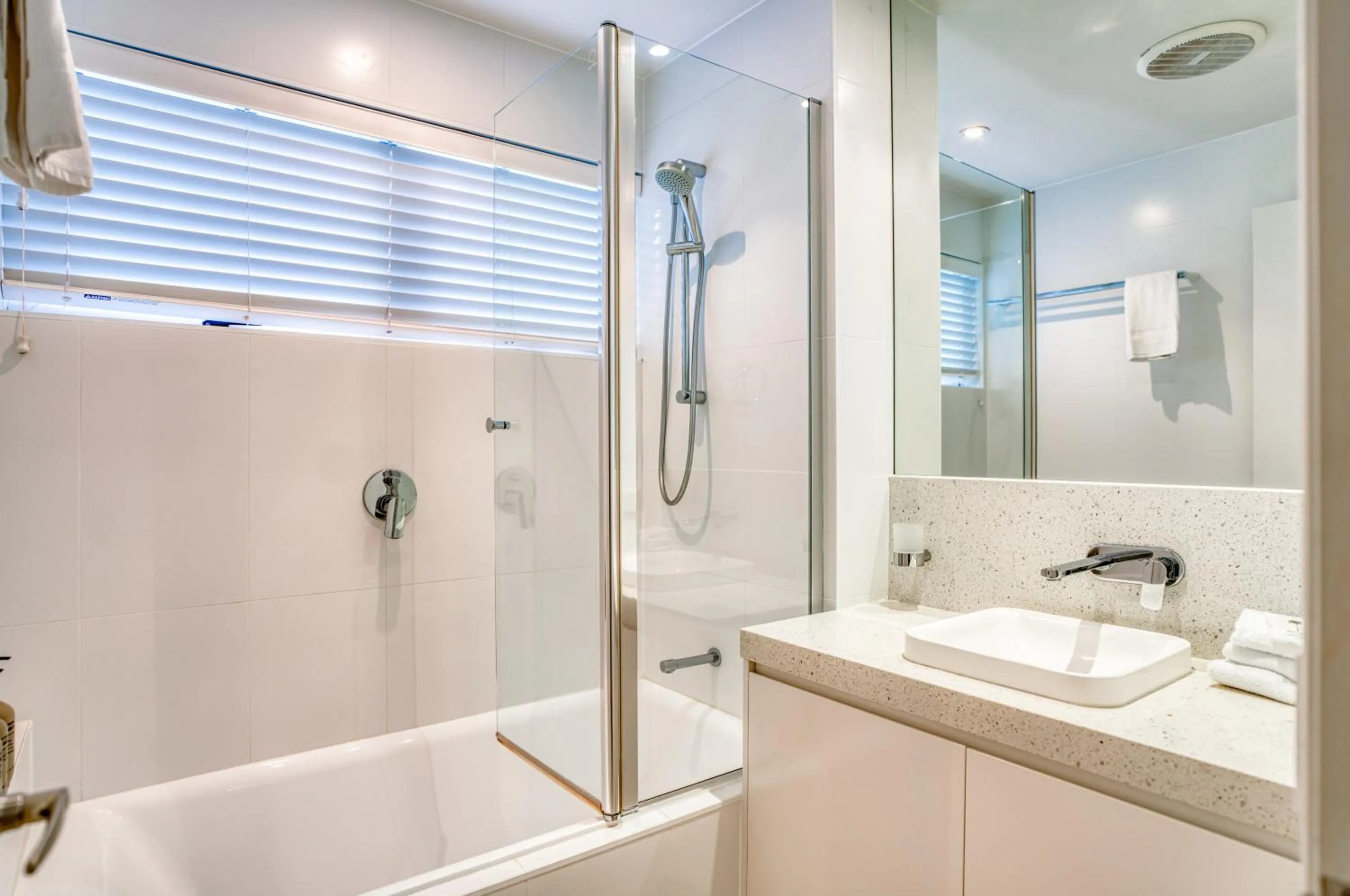 Bath in The Lookout Resort Noosa