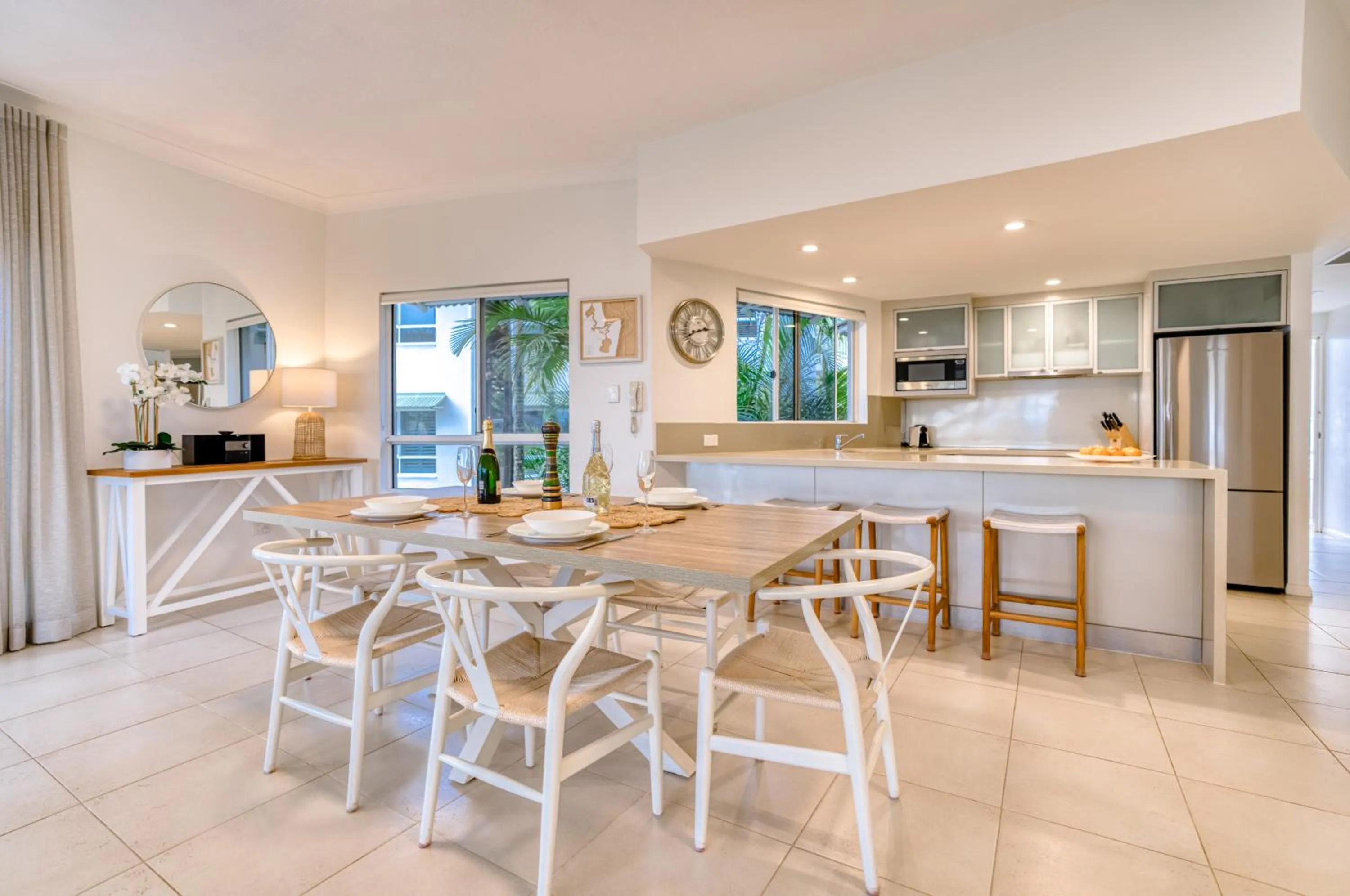 Dining area in The Lookout Resort Noosa