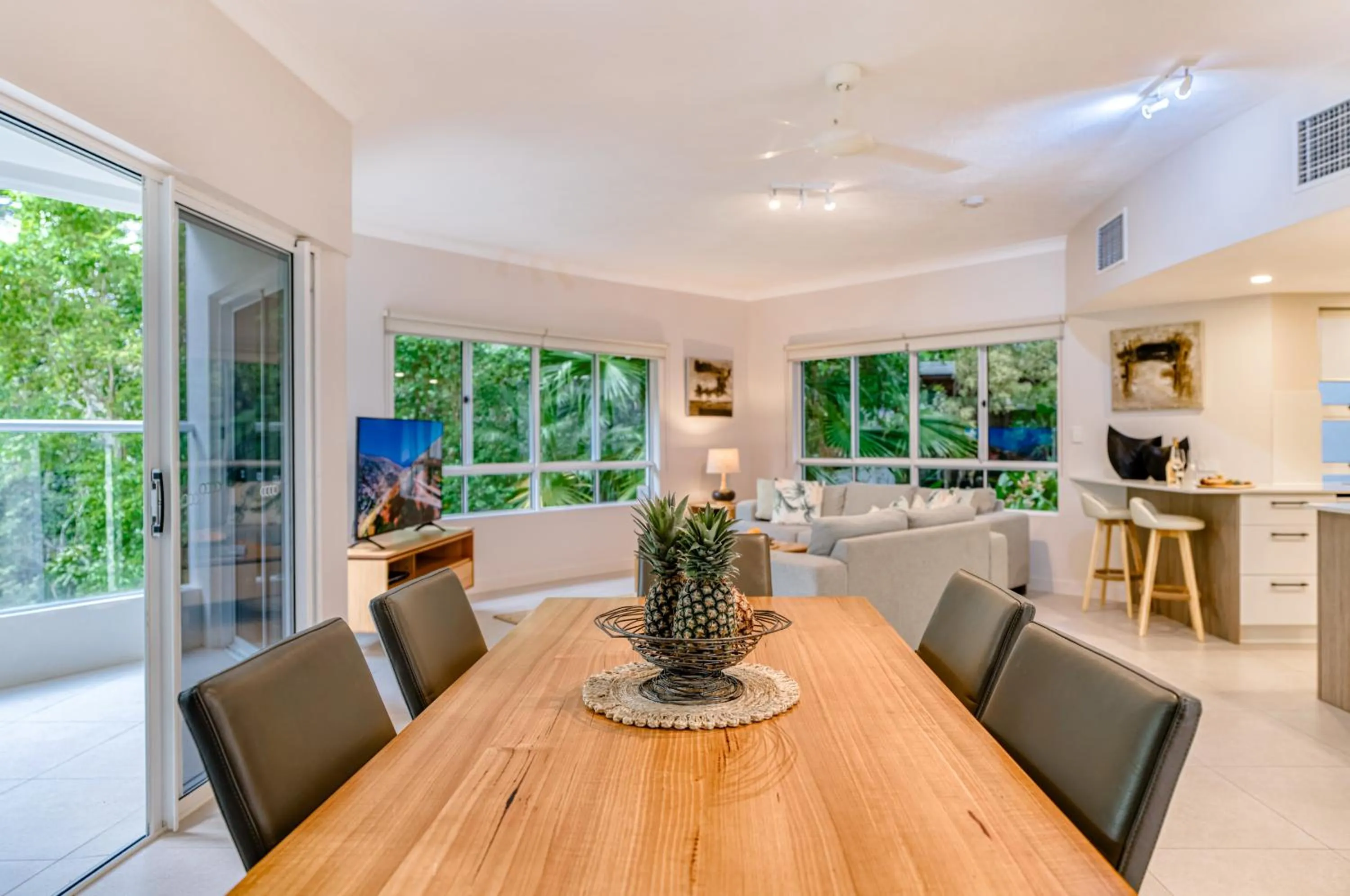Dining area in The Lookout Resort Noosa