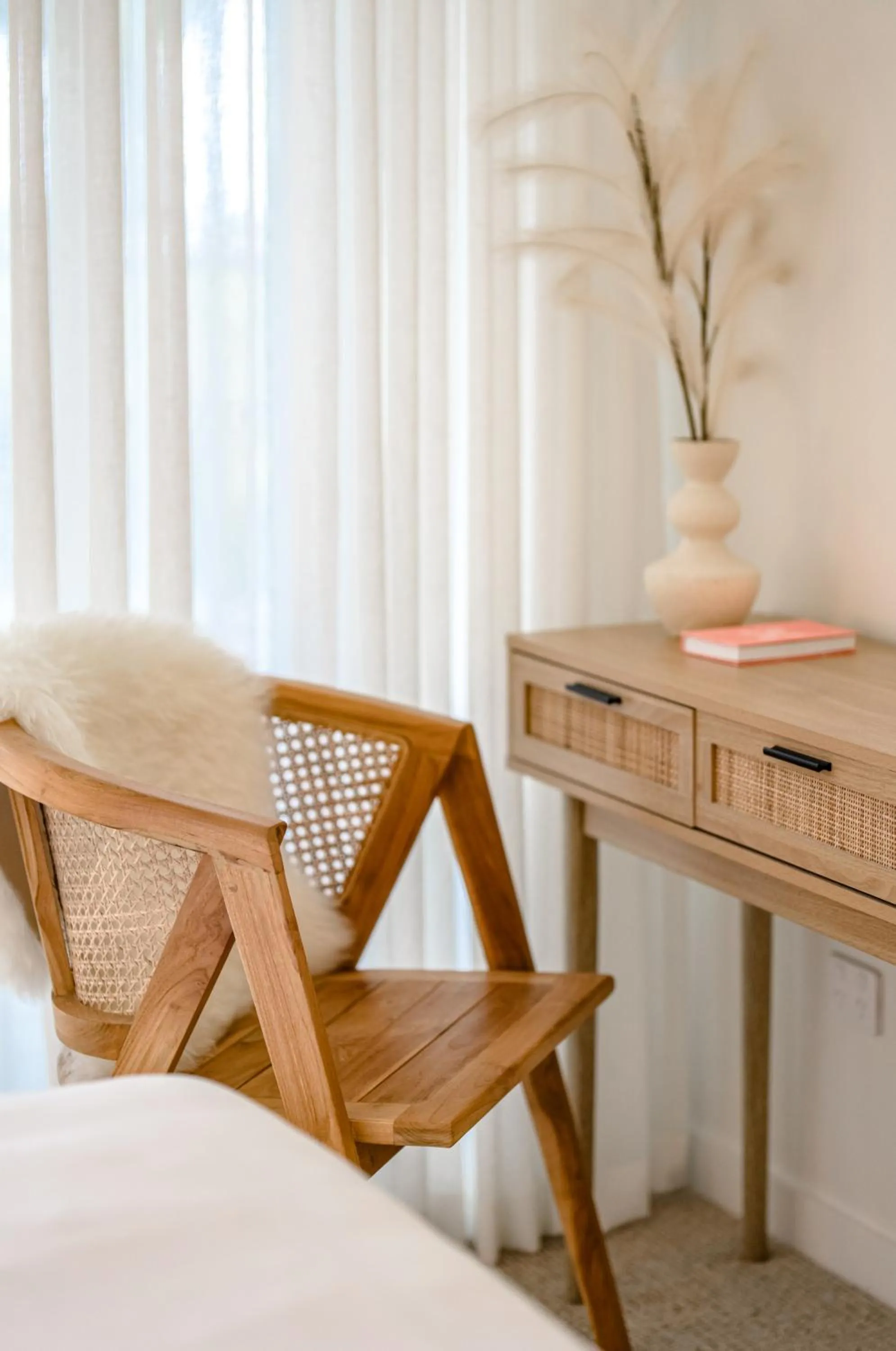 Bedroom, Bed in The Lookout Resort Noosa