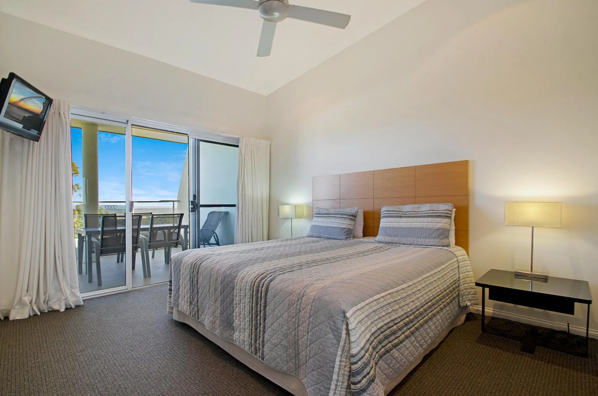 Day, Bed in The Lookout Resort Noosa