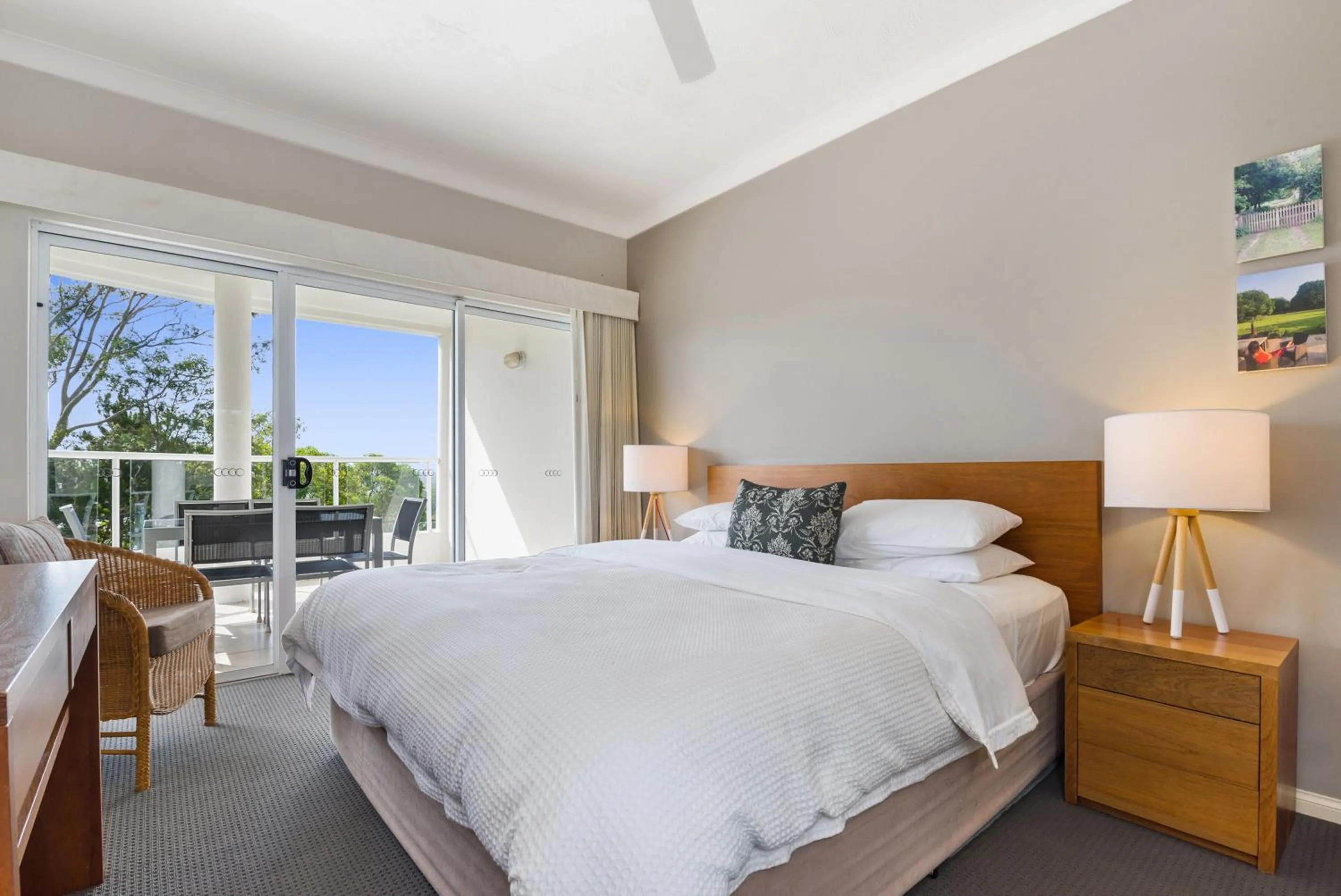 Bedroom, Bed in The Lookout Resort Noosa