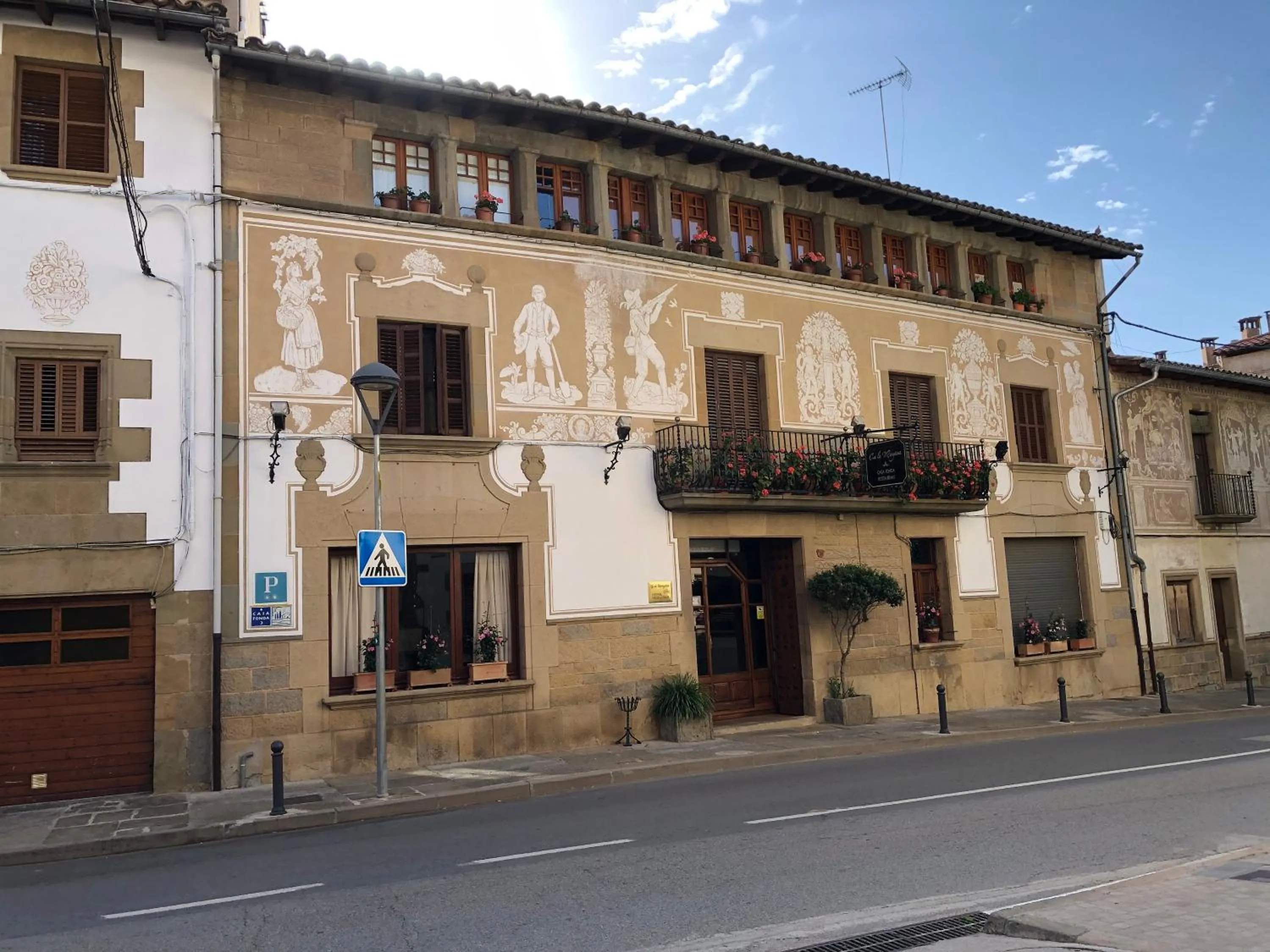 Restaurant/places to eat in Escloper B&B