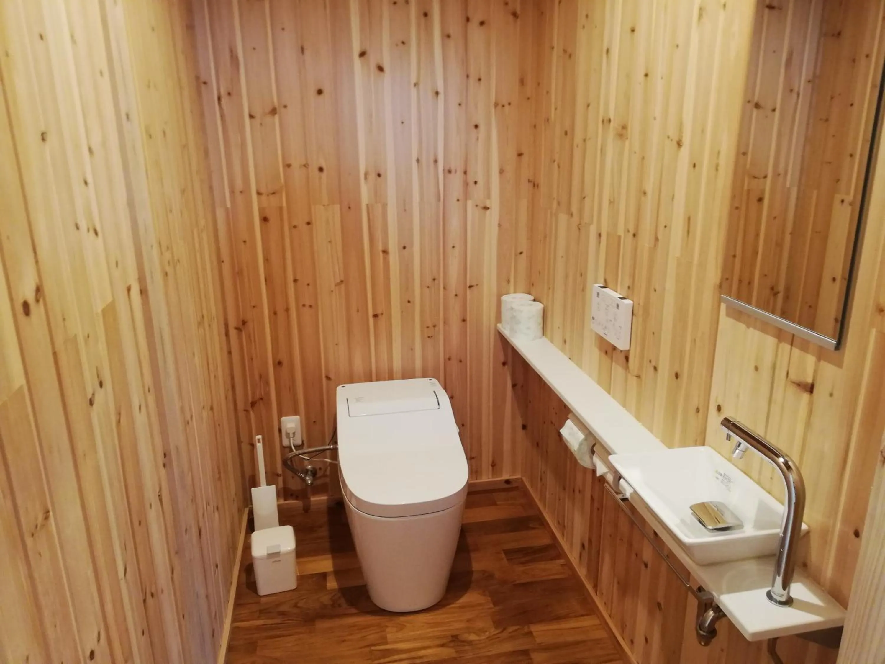 Toilet in かたあきの里