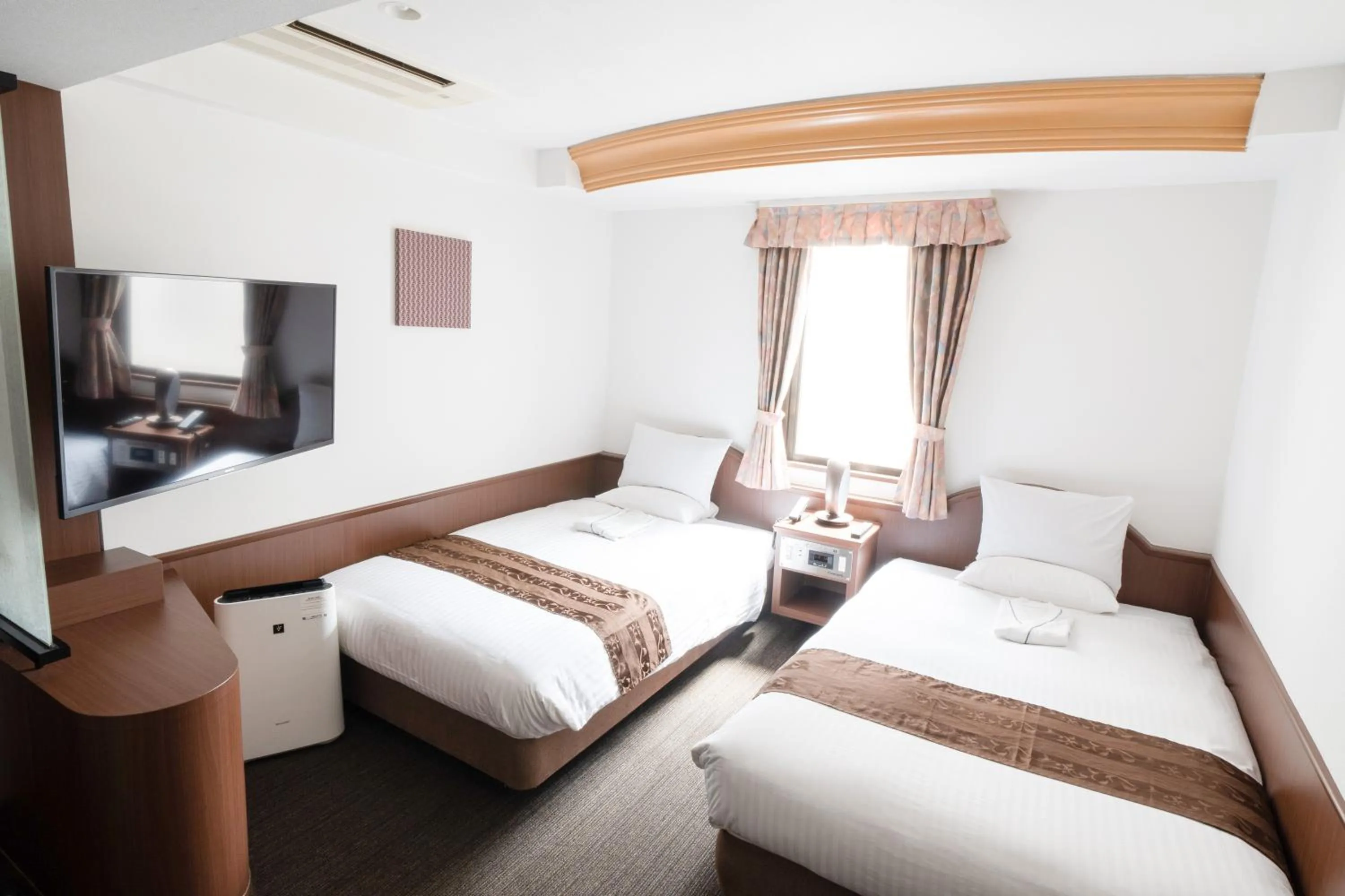 Photo of the whole room, Bed in Toyo Hotel