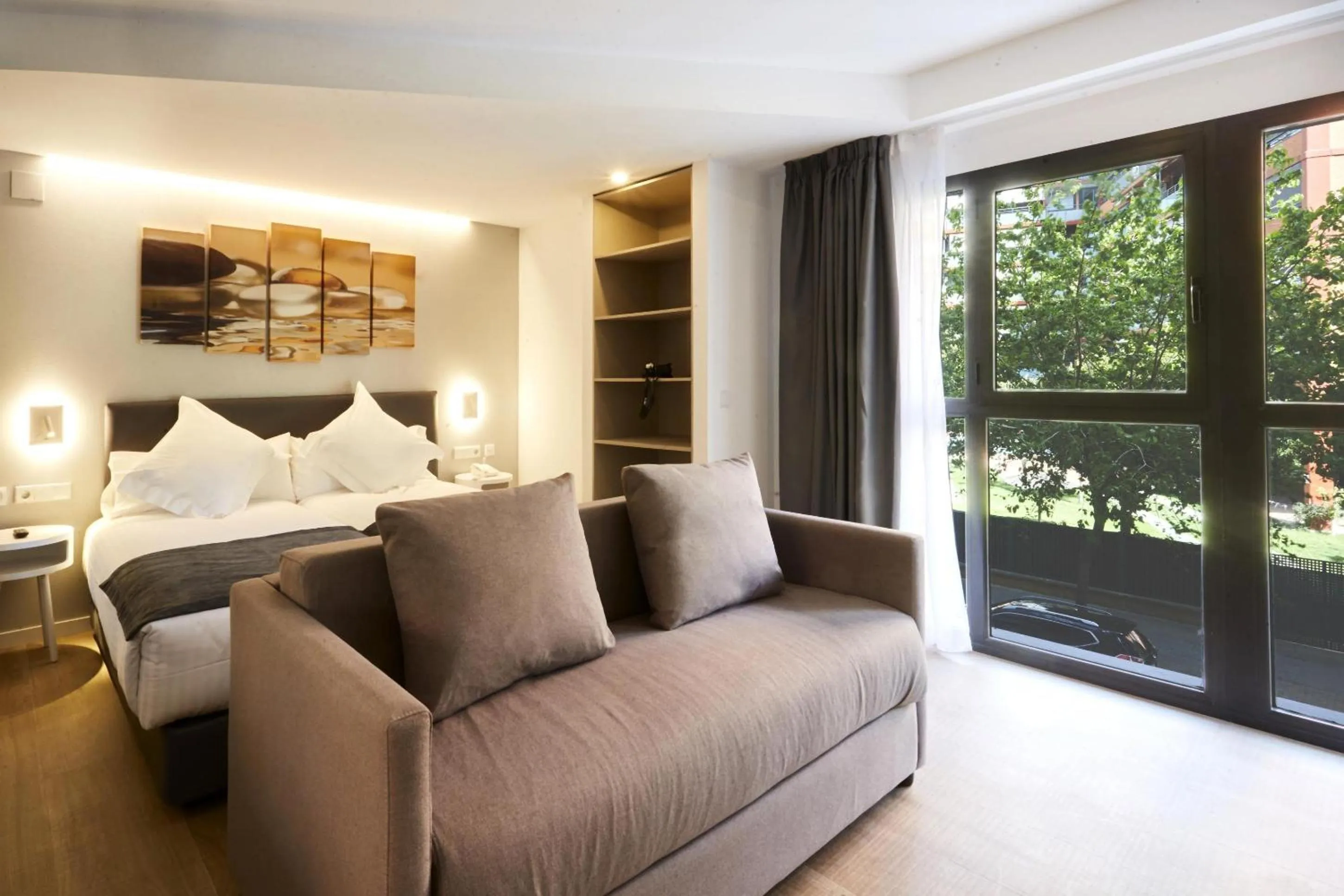 Photo of the whole room, Bed in Sercotel Valencia Alameda 41