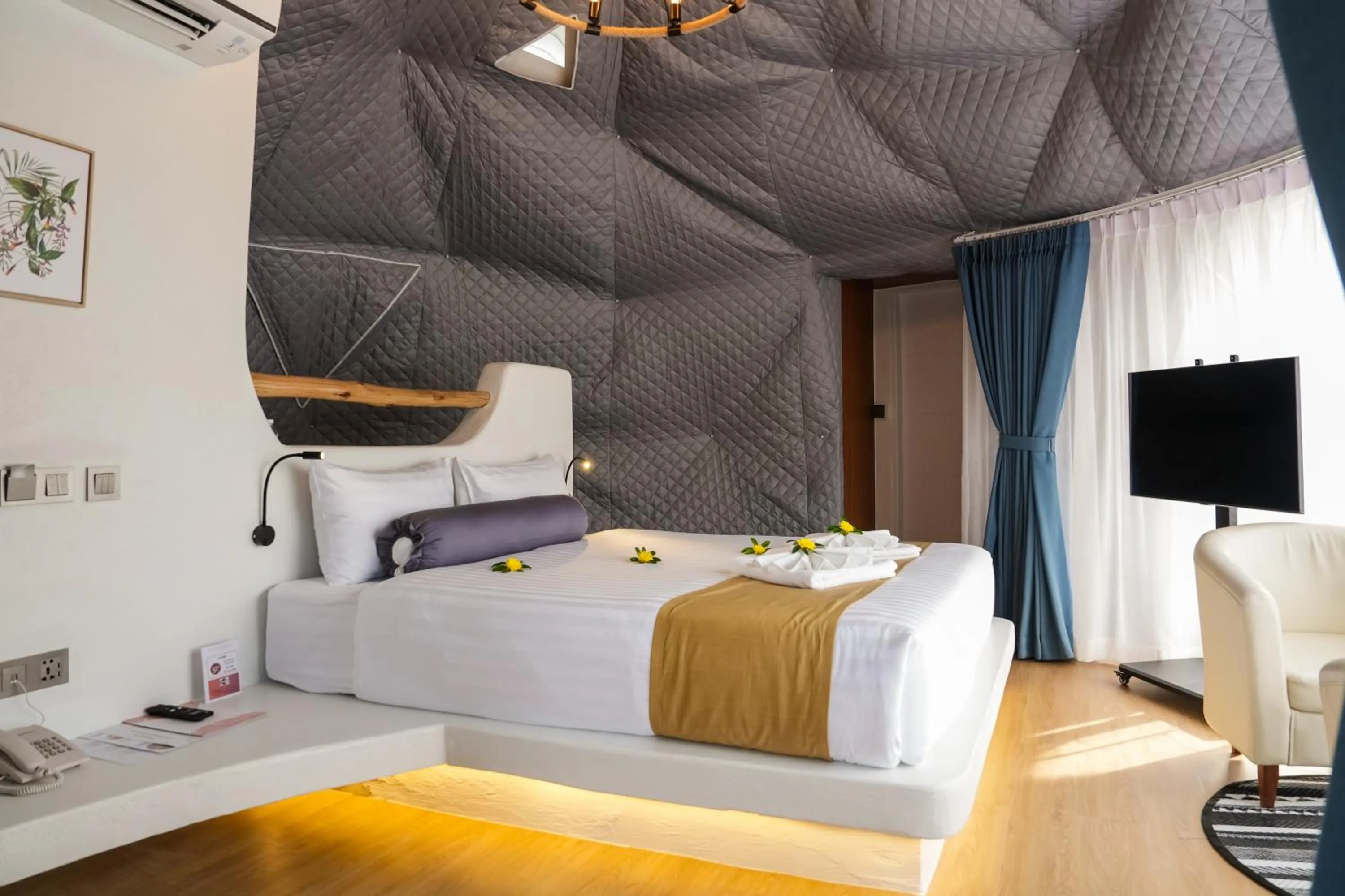 Bed in Le Resort and Villas