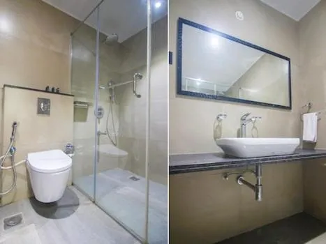 Shower in Okean De Goa Vagator