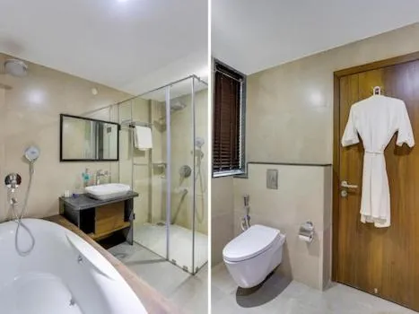 Shower in Okean De Goa Vagator