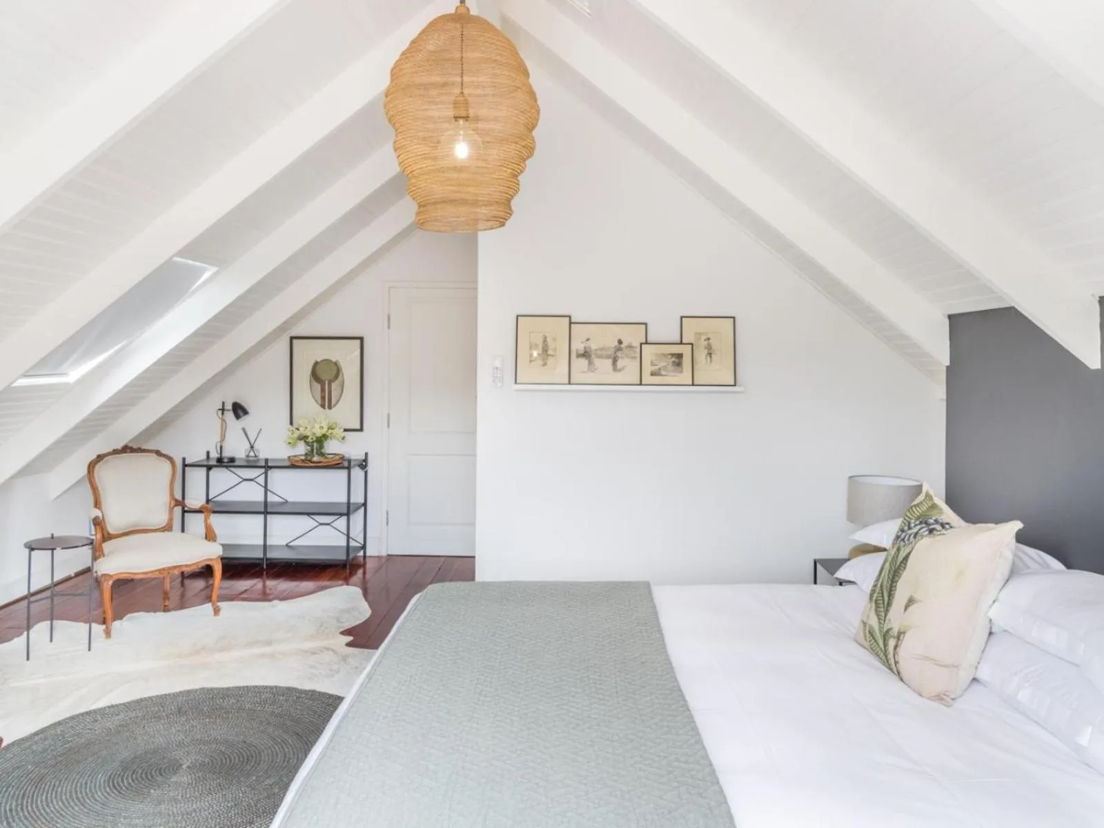Photo of the whole room, Bed in The Barn On 62 - Cottages